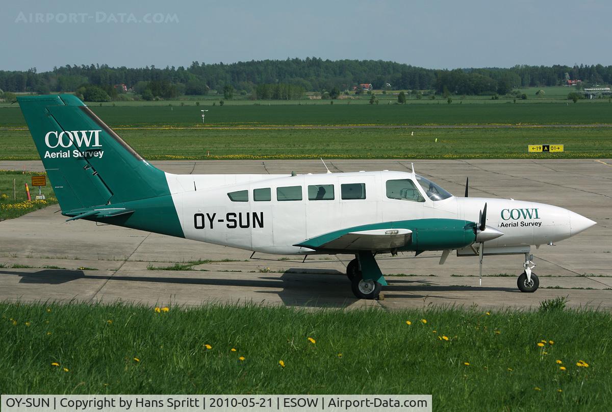OY-SUN, 1981 Cessna 402C Businessliner III C/N 402C0461, Cessna 402C