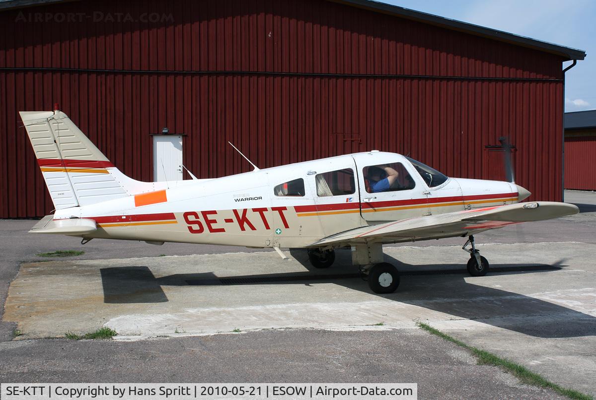 SE-KTT, Piper PA-28-161 C/N 288216097, Roslagens Flygklubb Piper PA-28 161 Warrior