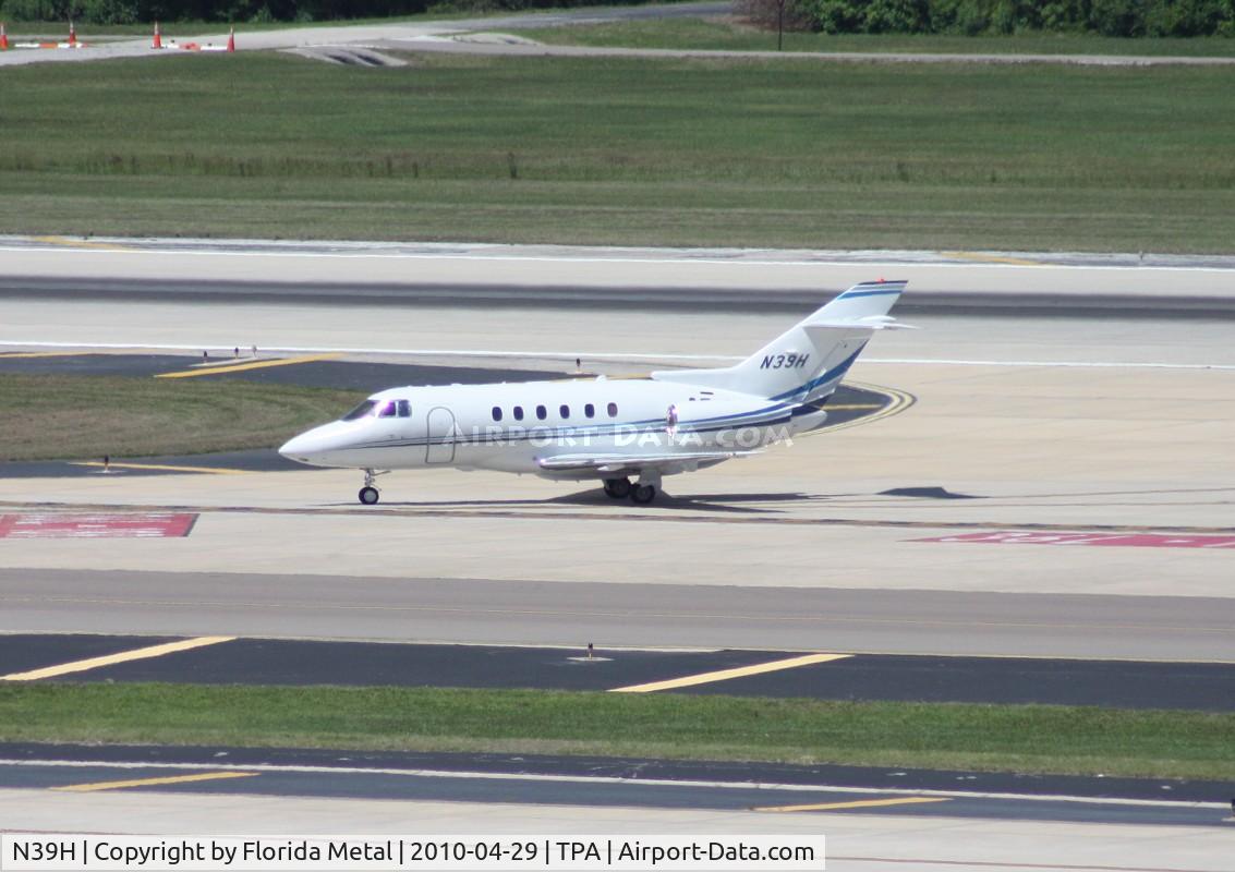 N39H, 2004 Raytheon Hawker 800XP C/N 258695, Hawker 800XP