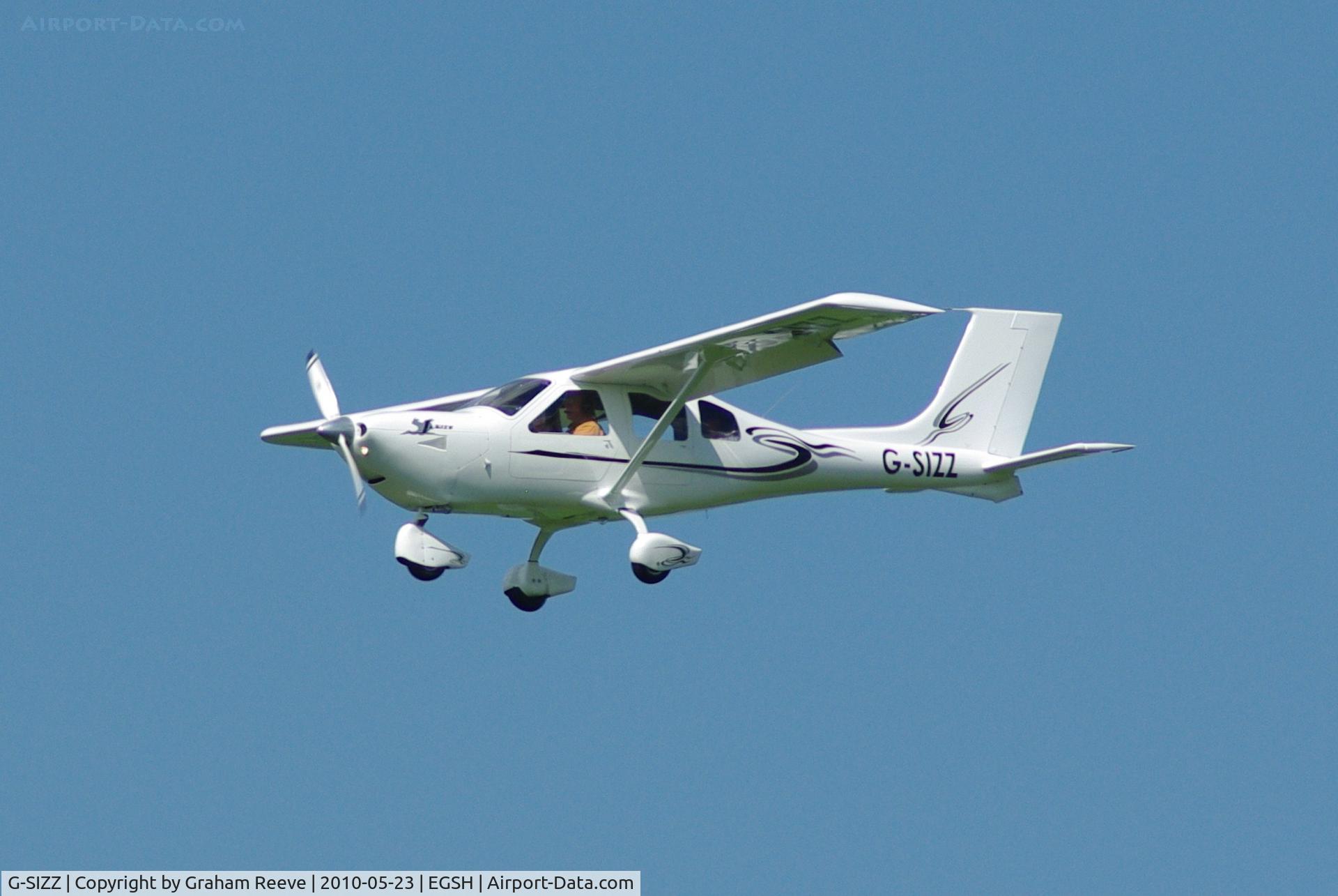 G-SIZZ, 2007 Jabiru J400 C/N PFA 325-14483, Landing at Norwich.