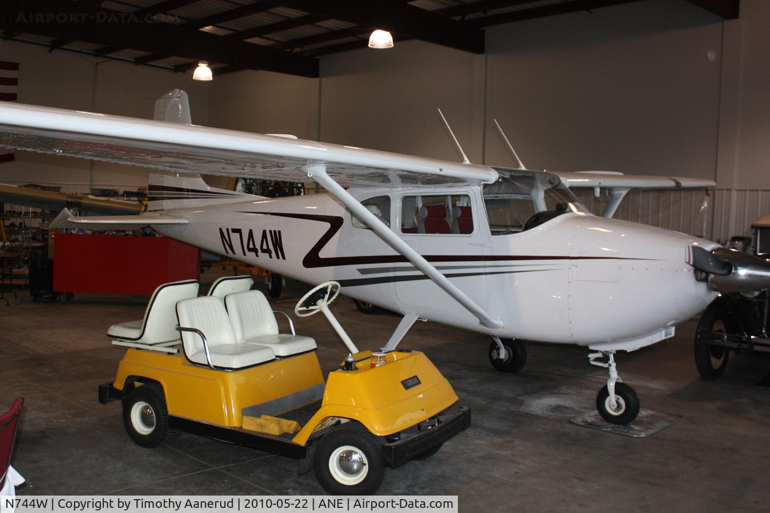 N744W, Cessna 182 Skylane C/N 33701, Cessna 182, c/n: 33701
