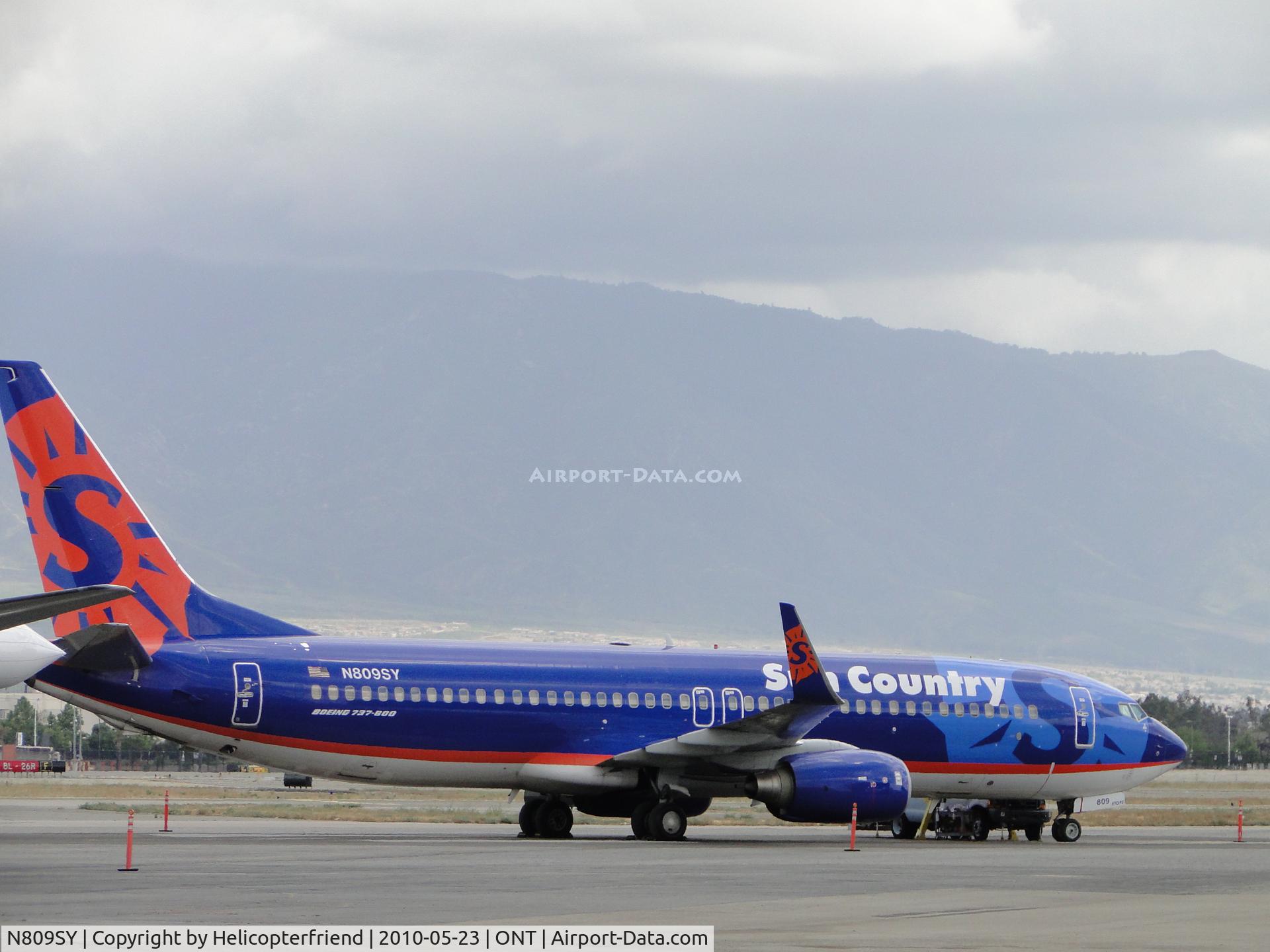 N809SY, 2005 Boeing 737-8Q8 C/N 30683, Parked at Ontario
