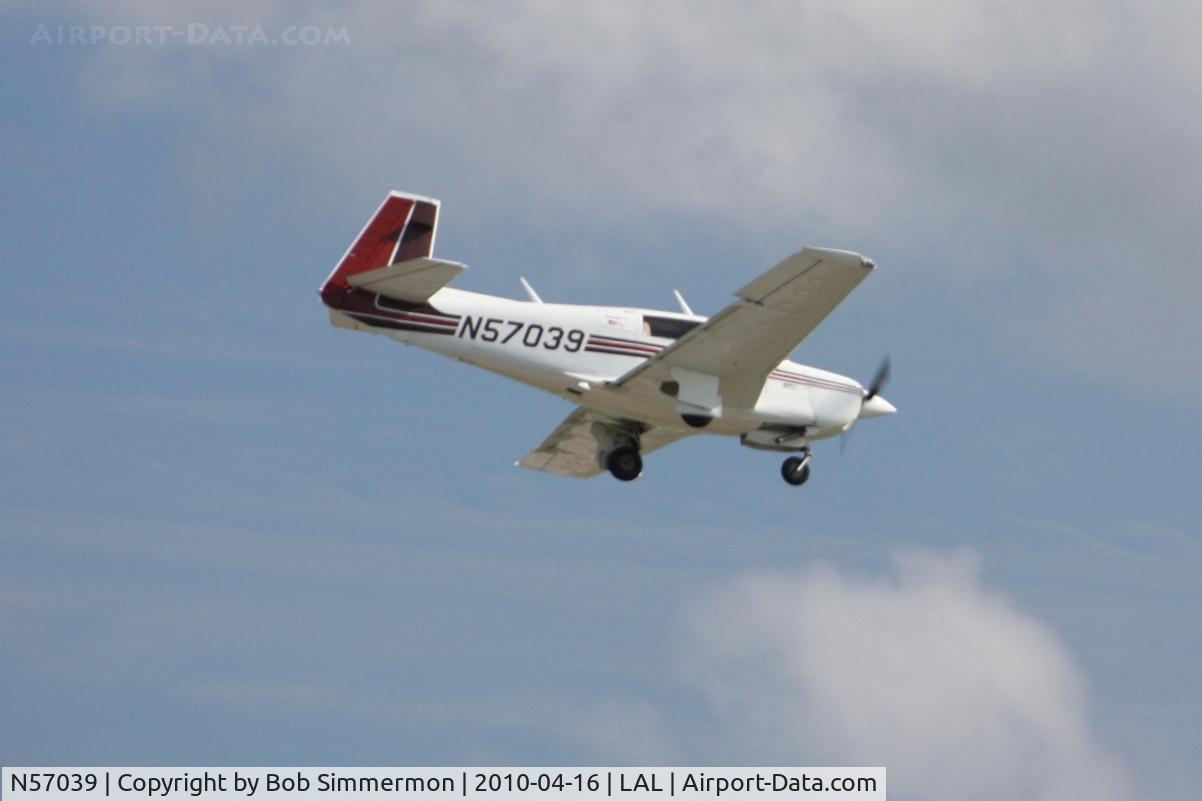 N57039, 1983 Mooney M20J 201 C/N 24-1421, Arriving at Lakeland, FL during Sun N Fun 2010.