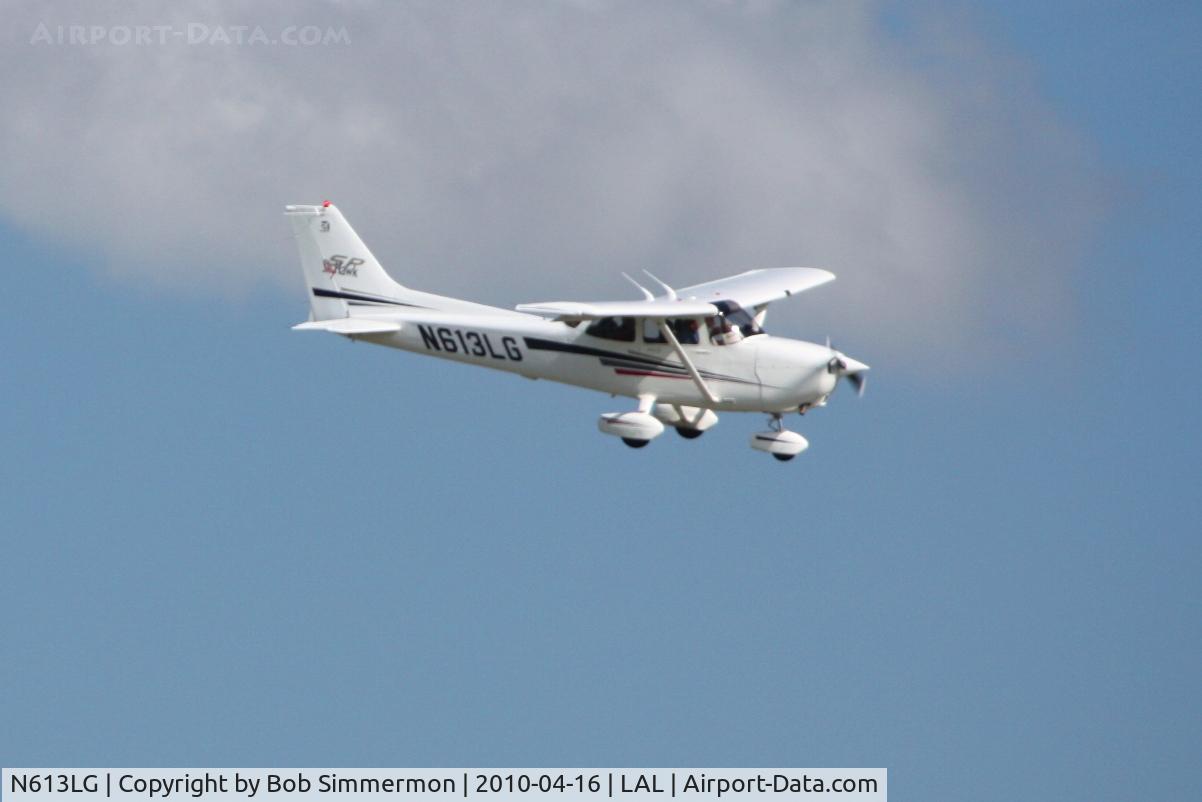 N613LG, 2002 Cessna 172S C/N 172S9252, Arriving at Lakeland, FL during Sun N Fun 2010.