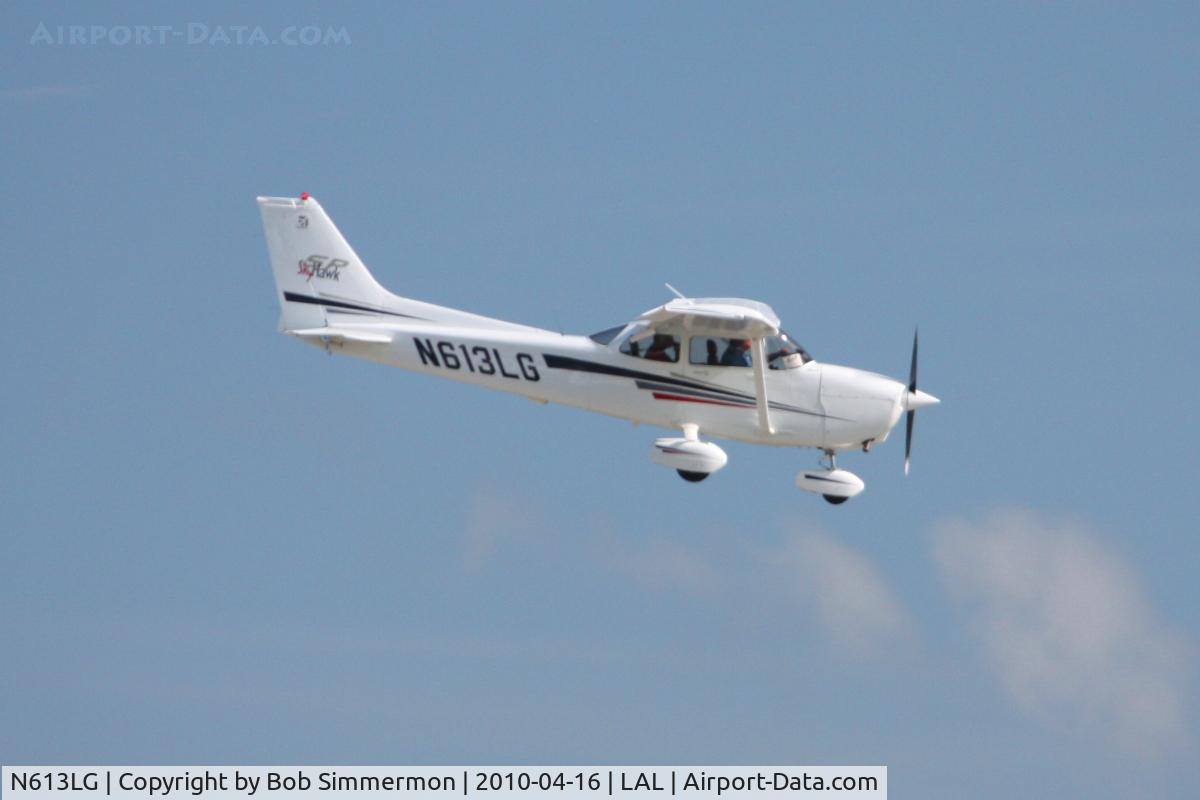 N613LG, 2002 Cessna 172S C/N 172S9252, Arriving at Lakeland, FL during Sun N Fun 2010.