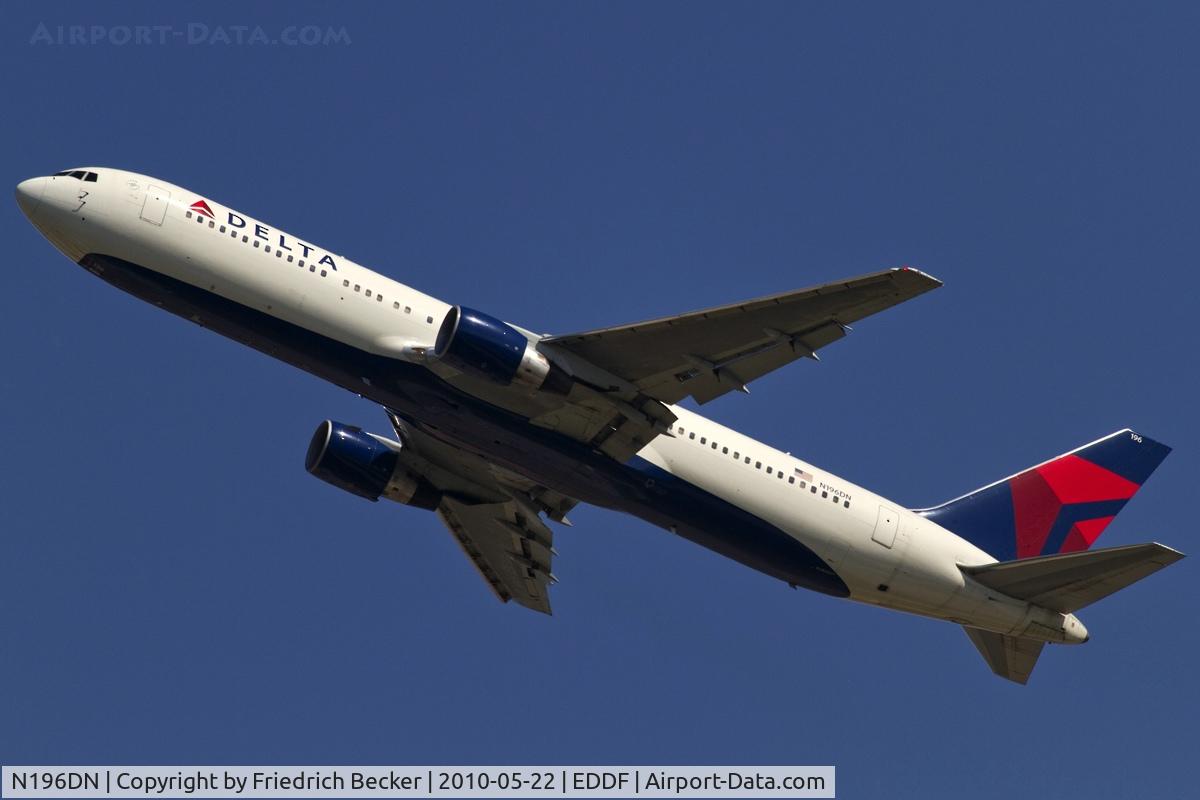 N196DN, 1997 Boeing 767-332 C/N 28453, departure via RW25R