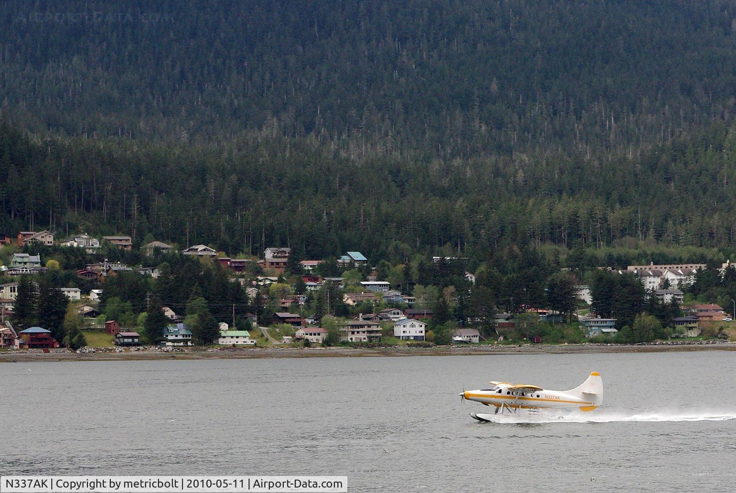 N337AK, 1961 De Havilland Canada DHC-3 Otter C/N 418, Landing at Juneau