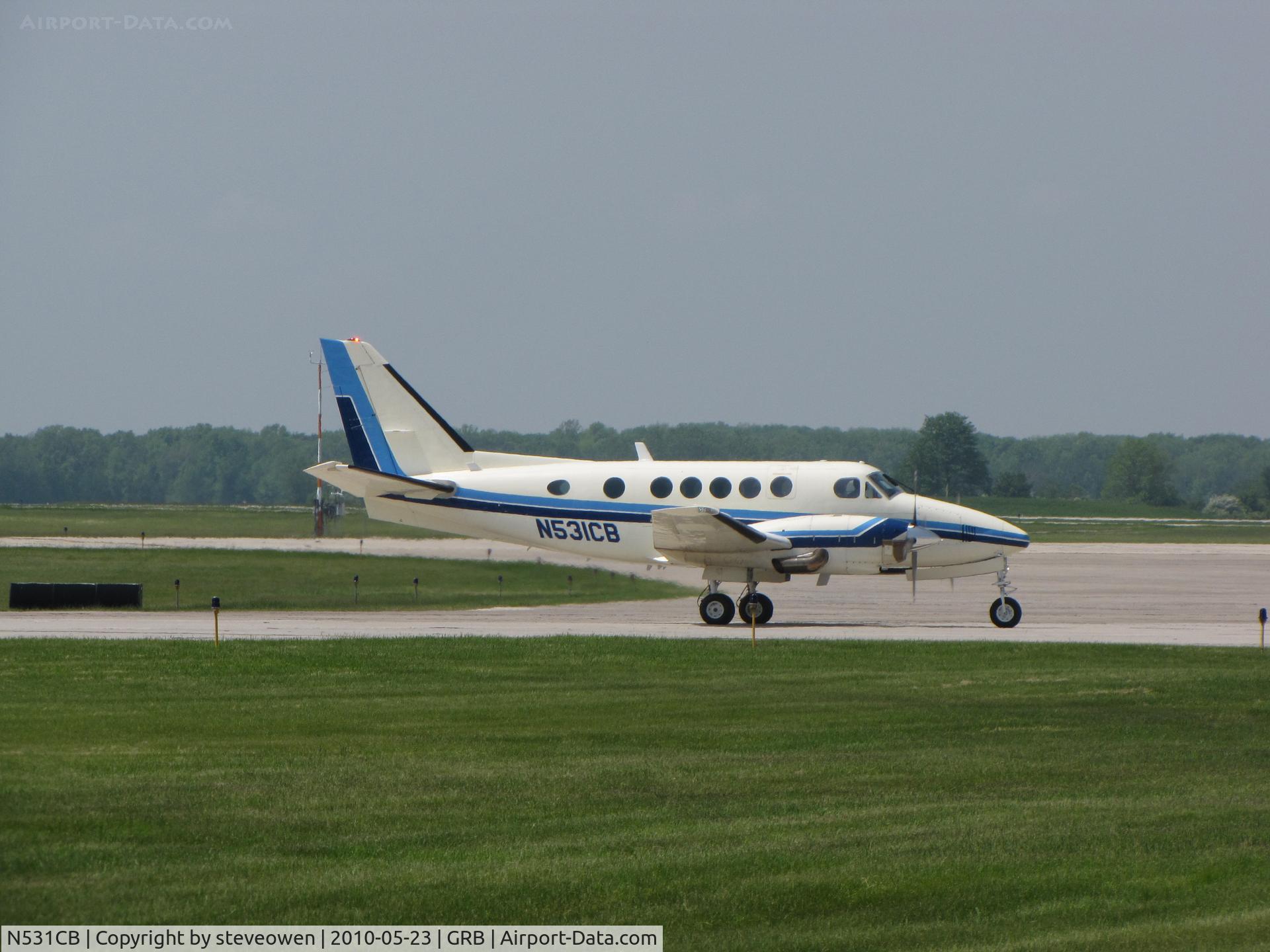 N531CB, 1983 Beech B100 King Air C/N BE-133, Taxing at Green bay WI USA