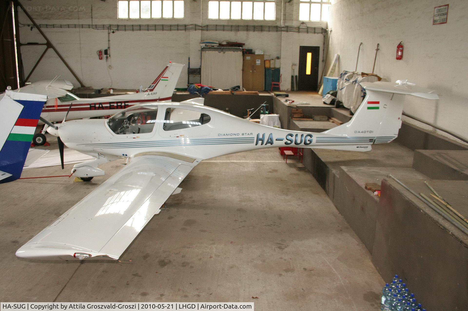 HA-SUG, 2003 Diamond DA-40TDI Diamond Star C/N D4.049, Gödöllö Airport, Hungary-hangar