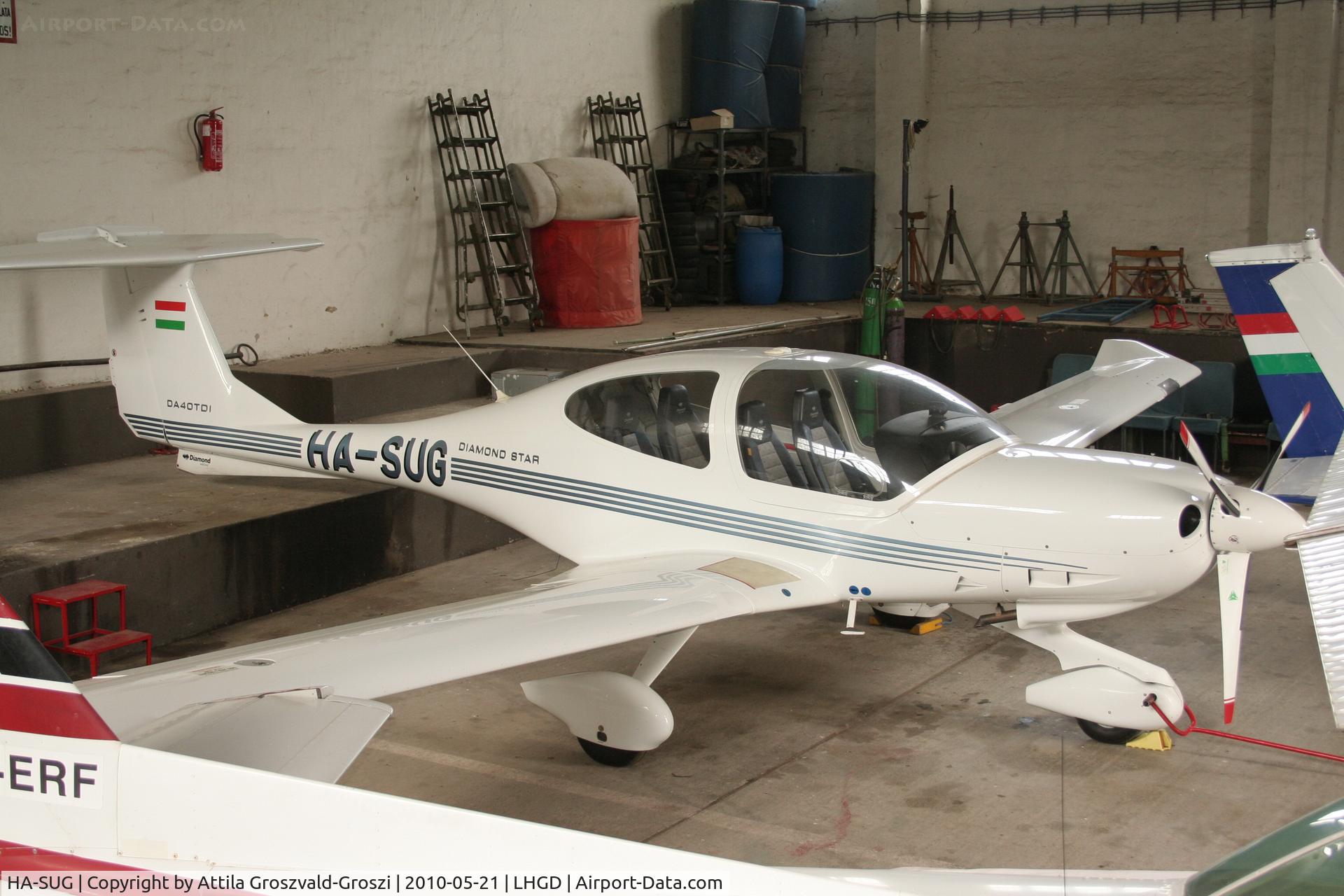 HA-SUG, 2003 Diamond DA-40TDI Diamond Star C/N D4.049, Gödöllö Airport, Hungary-hangar