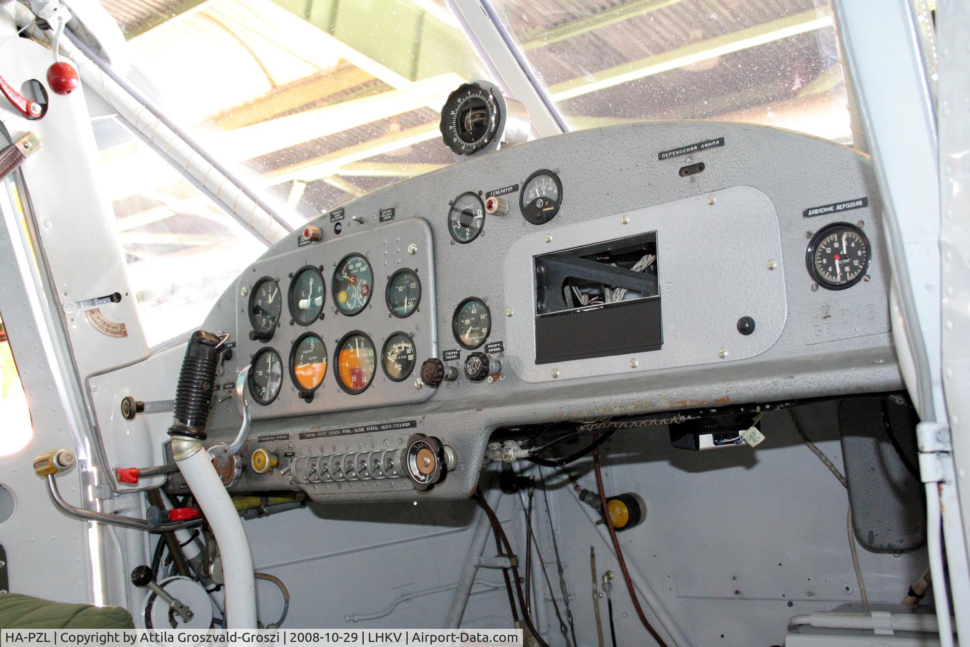 HA-PZL, 1969 PZL-Okecie PZL-101A Gawron C/N 119267, Hungary-Kaposújlak airport hangar - Cocpit