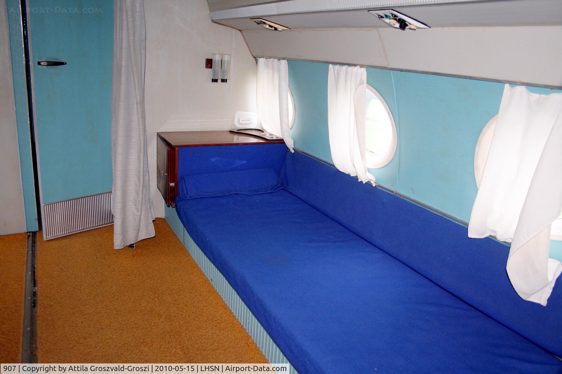 907, 1967 Antonov An-24V C/N 77303907, Szolnok-Szandaszölös airplane museum. - Sleeping cabin