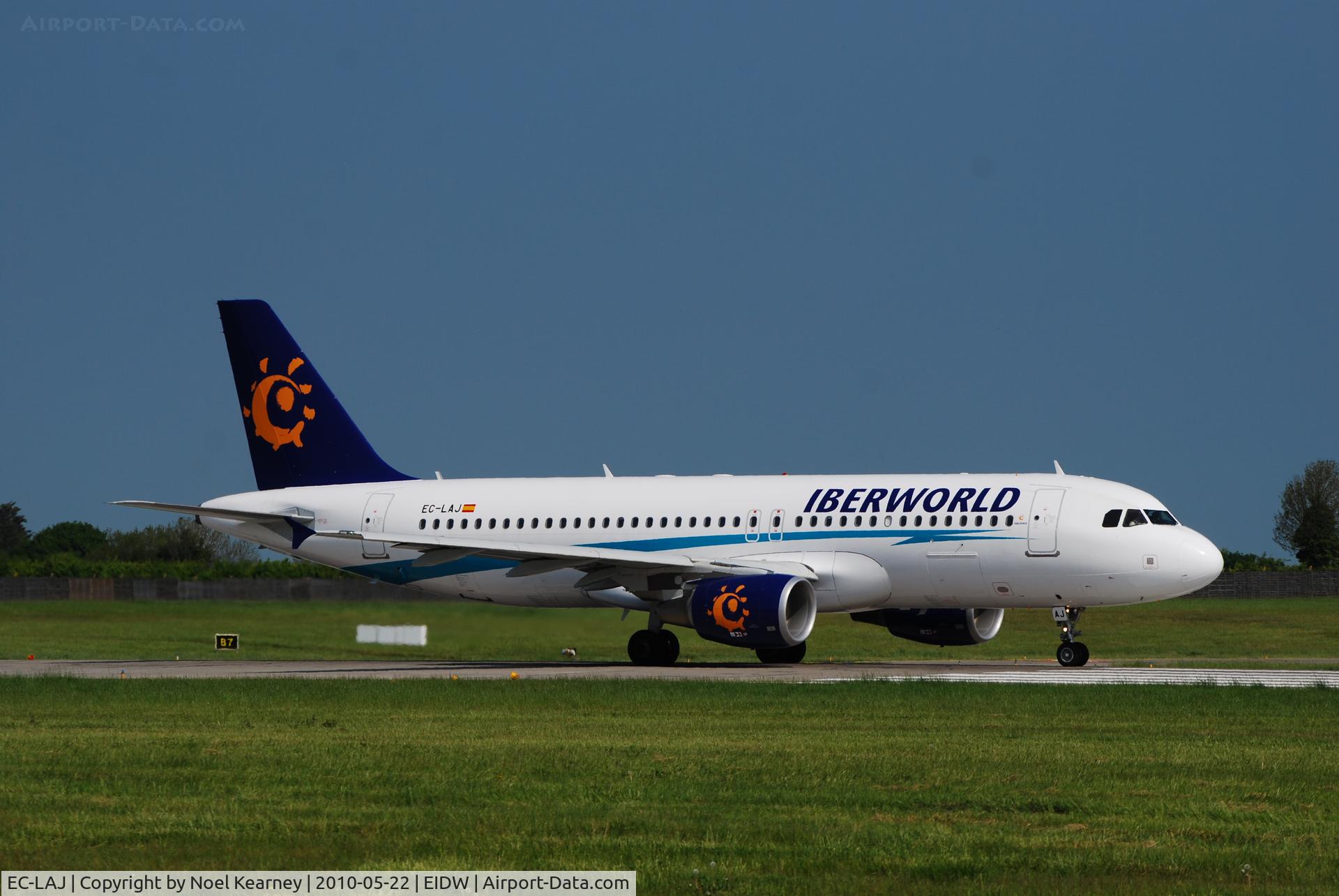 EC-LAJ, 2009 Airbus A320-214 C/N 3889, Departing off Rwy10