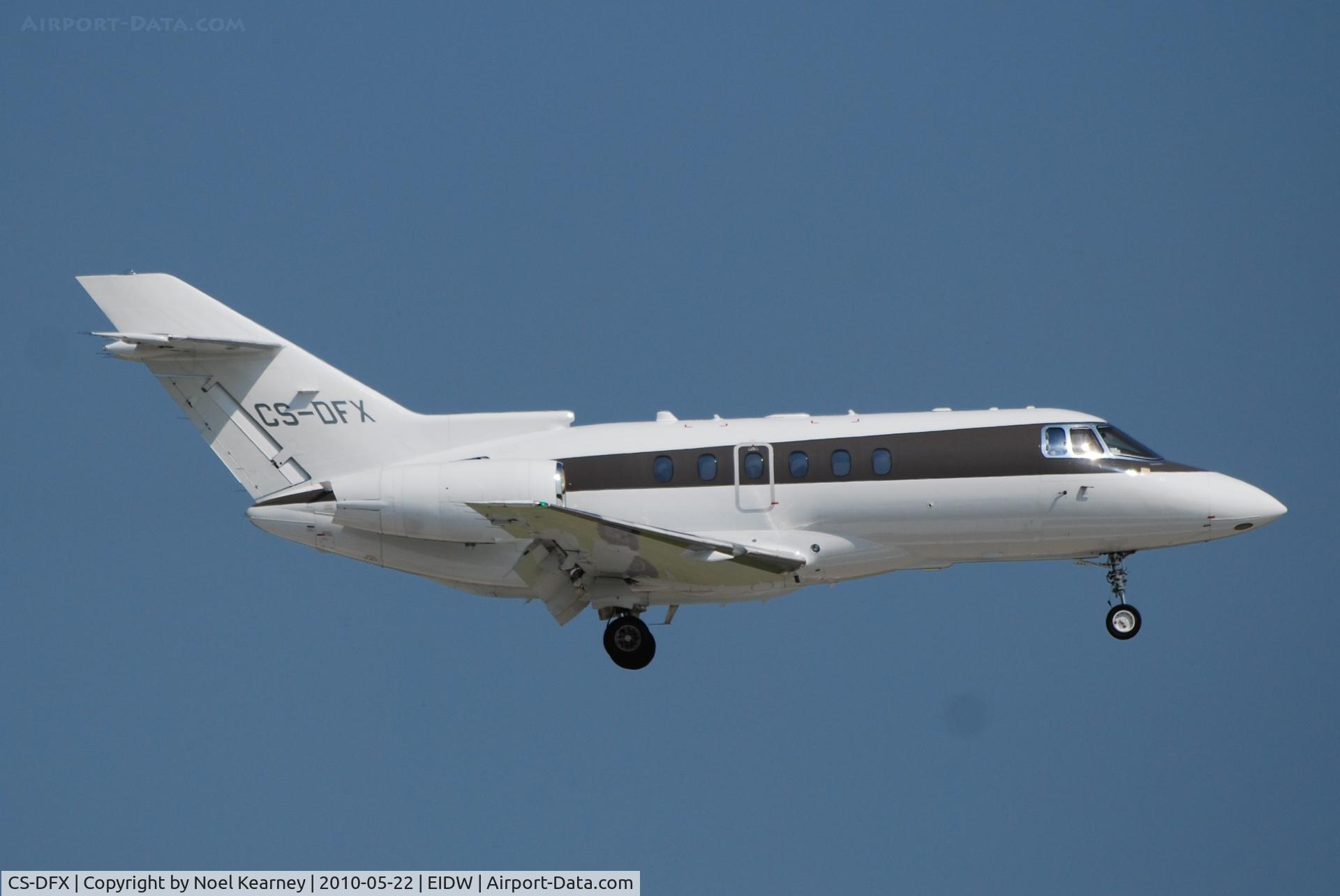CS-DFX, 2004 Raytheon Hawker 800XP C/N 258656, Landing Rwy 10