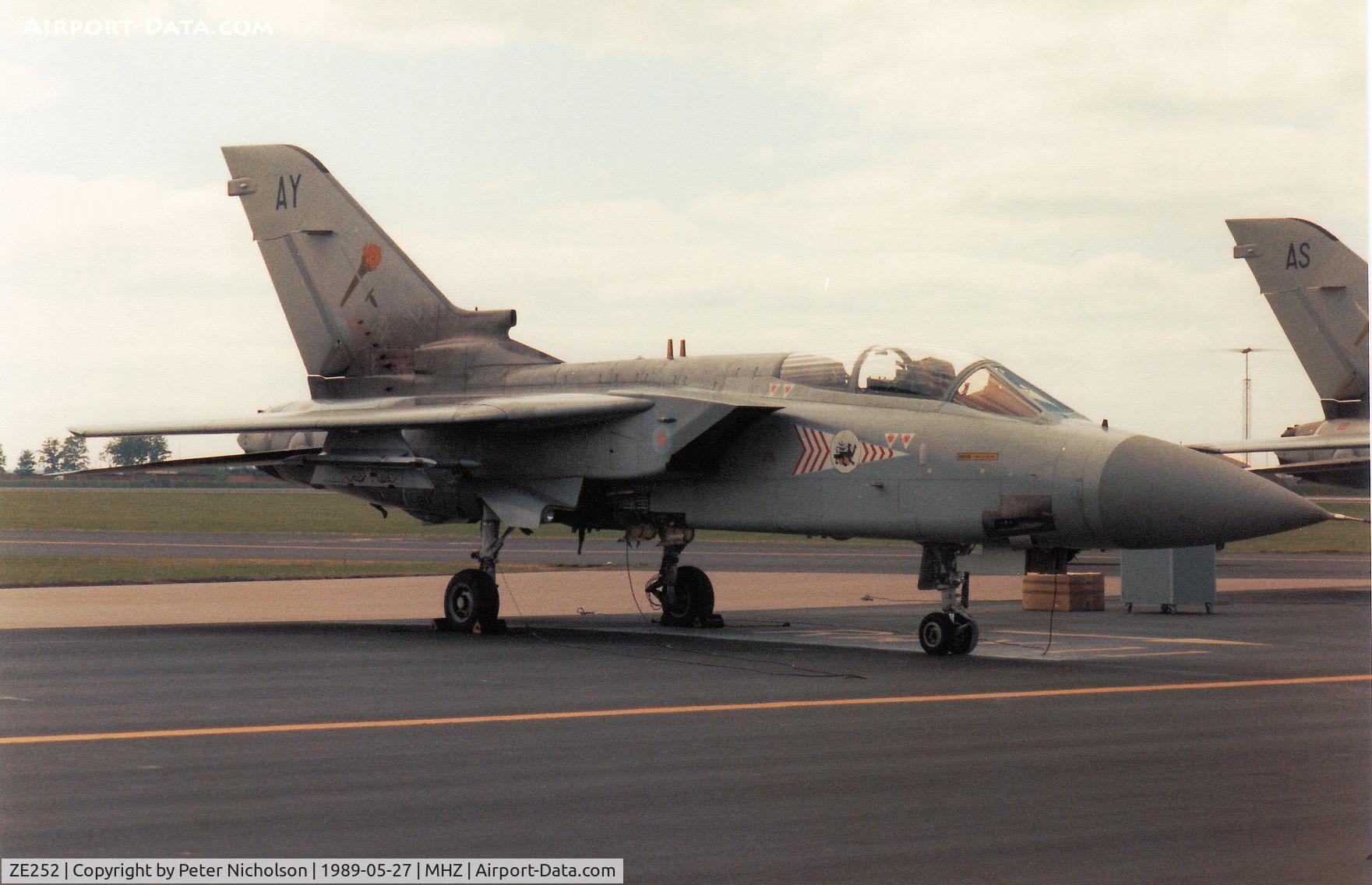 ZE252, 1987 Panavia Tornado F.3 C/N AS030/595/3266, Tornado F.3 of 229 Operational Conversion Unit on the flight-line at the 1989 RAF Mildenhall Air Fete.