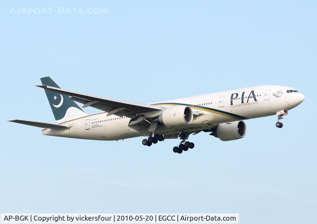 AP-BGK, 2004 Boeing 777-240/ER C/N 33776, PIA