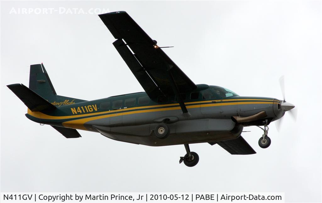 N411GV, 1998 Cessna 208B C/N 208B0672, ERA Alaska landing Bethel