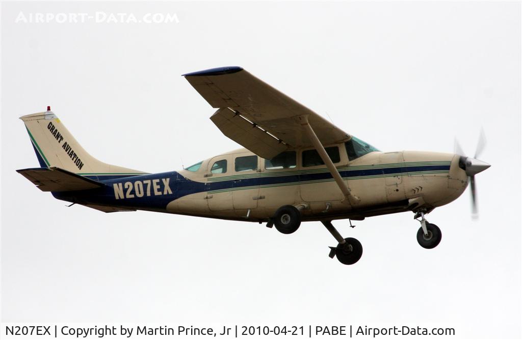N207EX, 1969 Cessna 207 C/N 20700100, Grant Air Cessna 207 landing runway 18