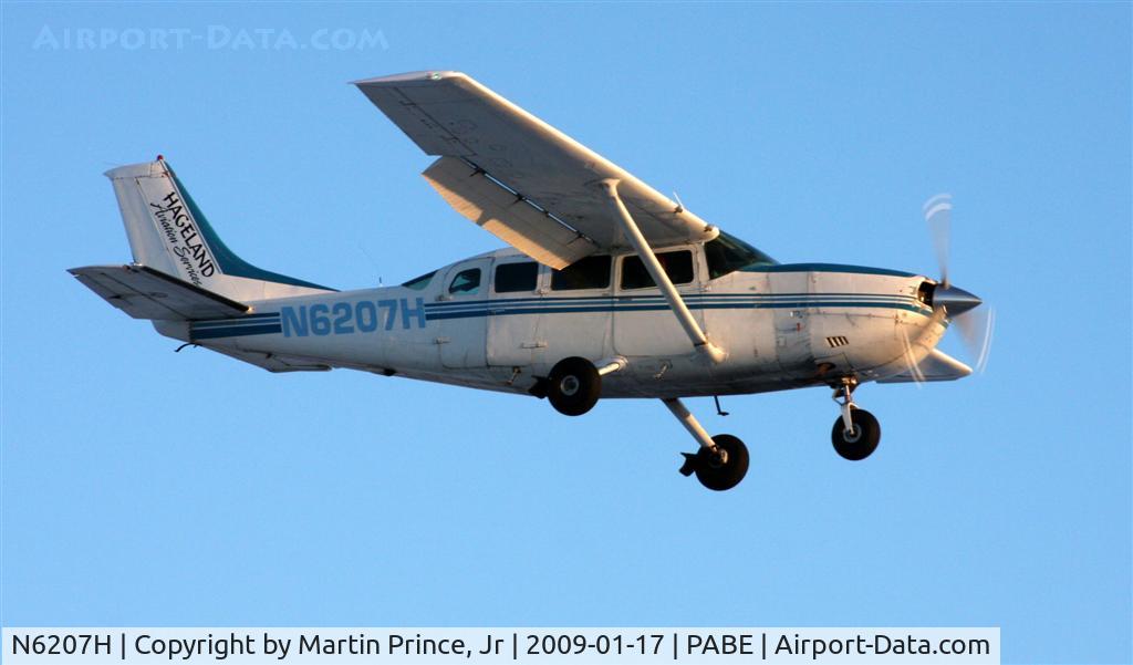 N6207H, 1979 Cessna 207A C/N 20700551, ERA Alaska landing Bethel