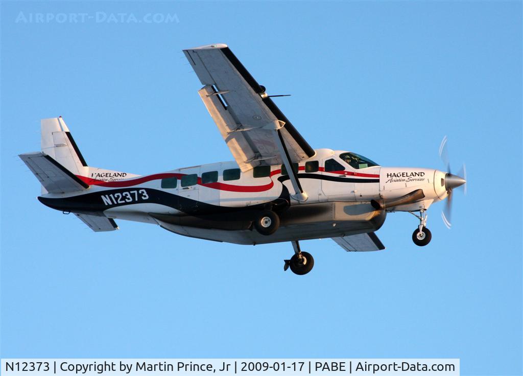 N12373, 1998 Cessna 208B C/N 208B0697, ERA Alaska landing Bethel