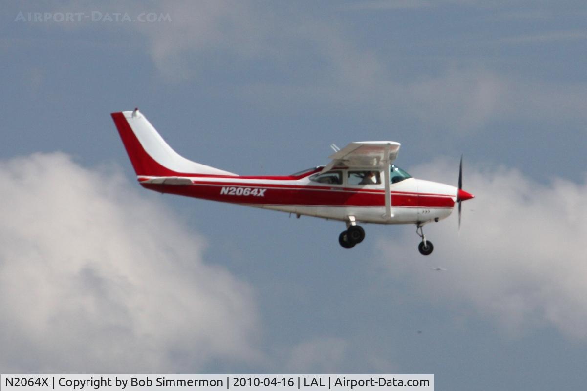 N2064X, 1965 Cessna 182H Skylane C/N 18256164, Arriving at Lakeland, FL during Sun N Fun 2010.