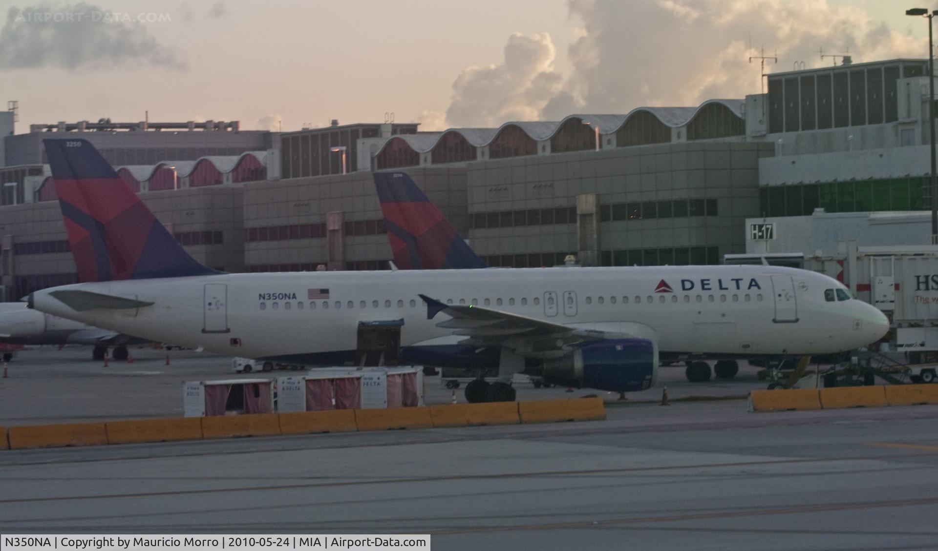 N350NA, 1993 Airbus A320-212 C/N 418, Delta A320 at MIA