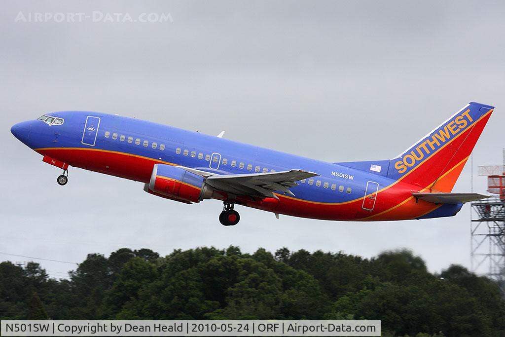N501SW, 1990 Boeing 737-5H4 C/N 24178, Southwest Airlines N501SW (FLT SWA3937) climbing out from RWY 5 enroute to Baltimore/Washington Int'l (KBWI). This aircraft was once painted in the 