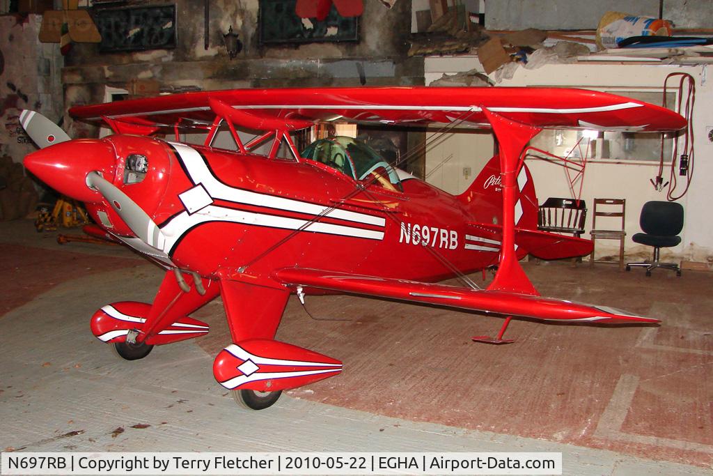 N697RB, 1986 Pitts S-1T Special C/N 1042, 1986 Pitts S-1T at Compton Abbas base
