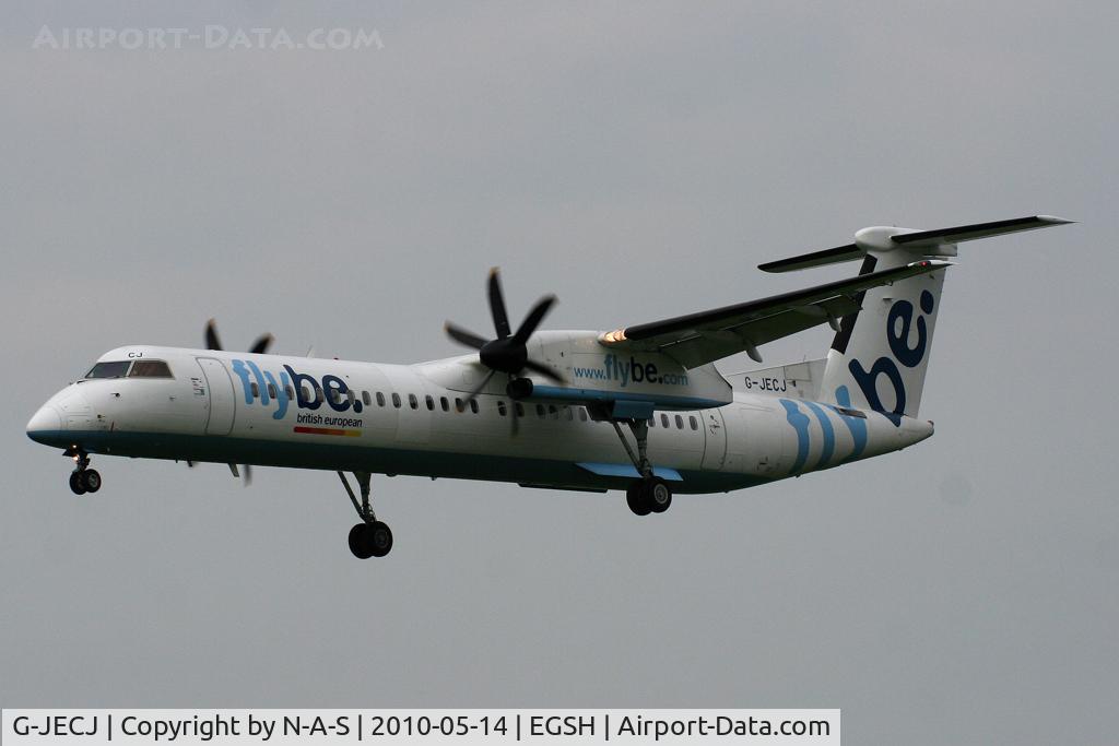 G-JECJ, 2005 De Havilland Canada DHC-8-402Q Dash 8 C/N 4110, Arriving 27