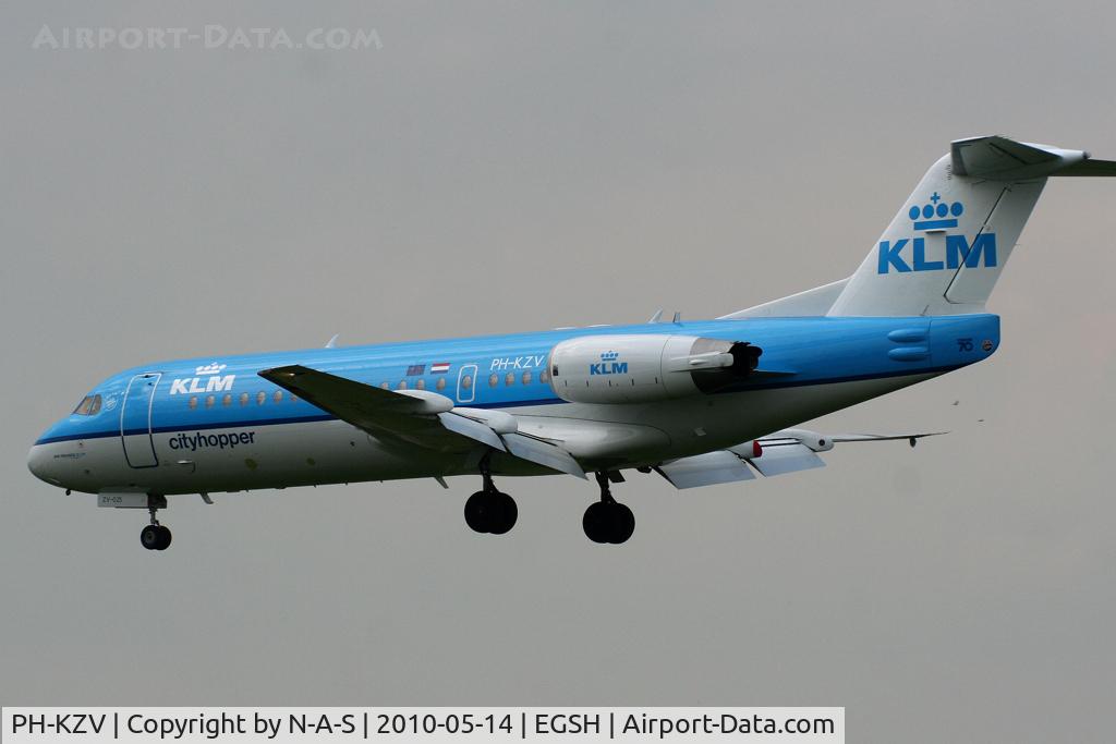 PH-KZV, 1995 Fokker 70 (F-28-0070) C/N 11556, Landing 27