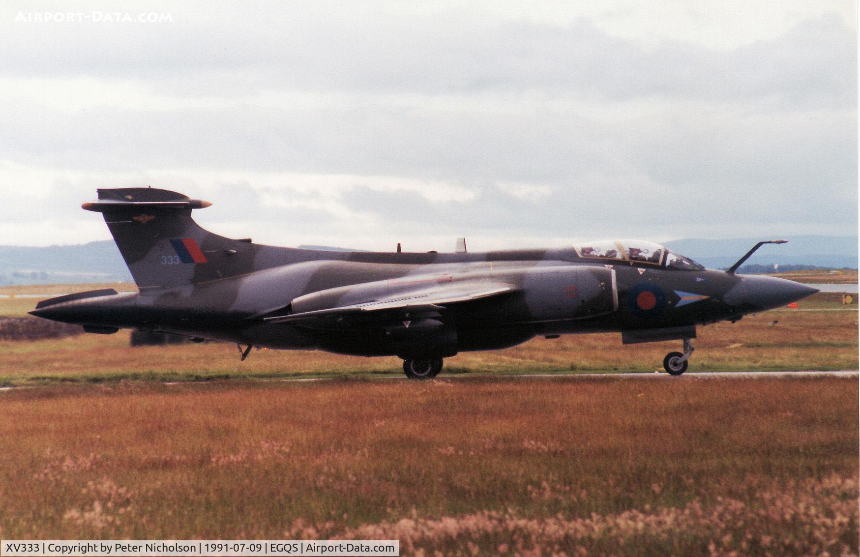 XV333, 1967 Hawker Siddeley Buccaneer S.2B C/N B3-11-66, Buccaneer S.2B of 208 Squadron preparing to join the active runway at Lossiemouth in May 1991.