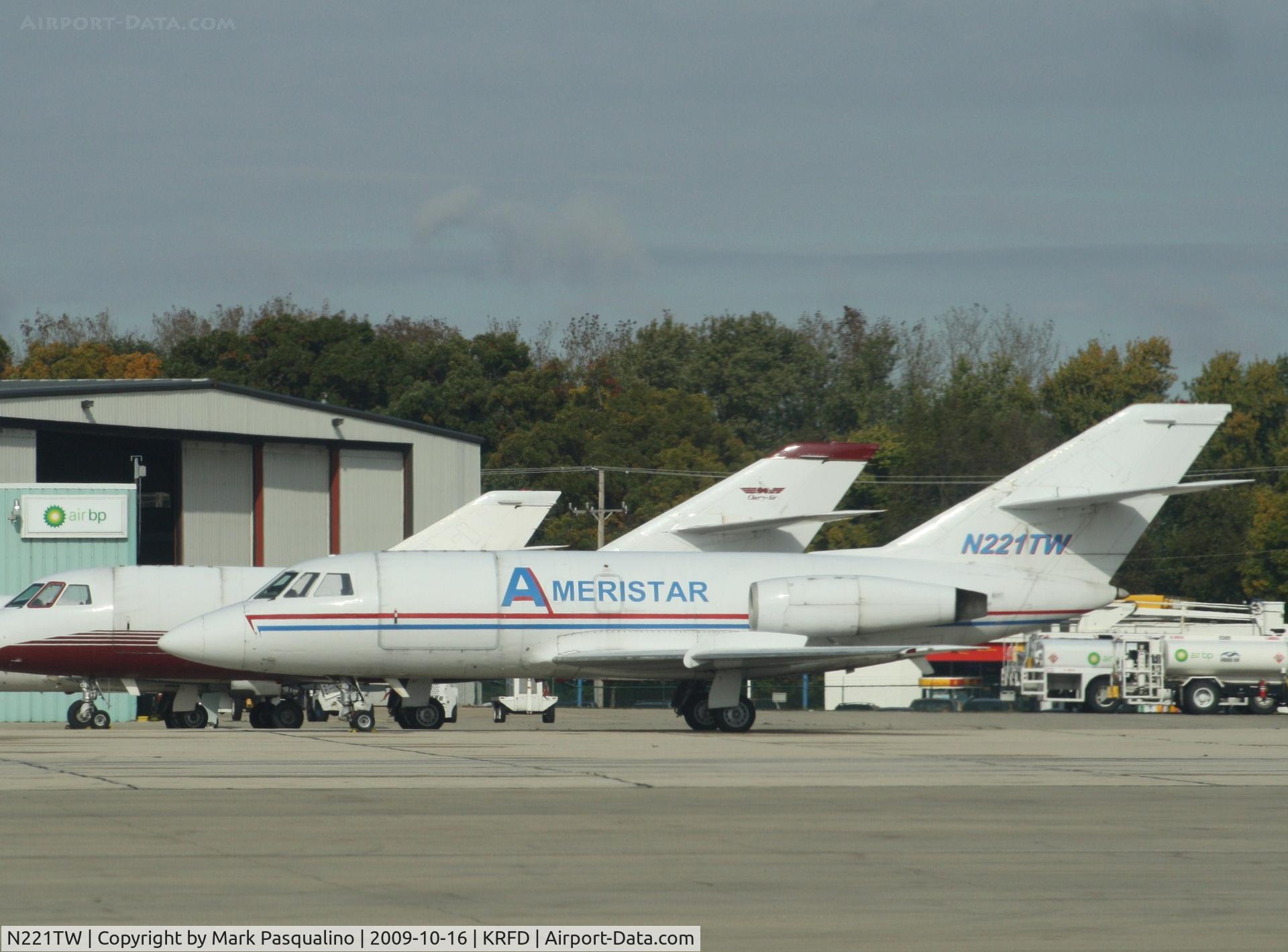 N221TW, 1969 Dassault Falcon 20D C/N 221, Falcon 20