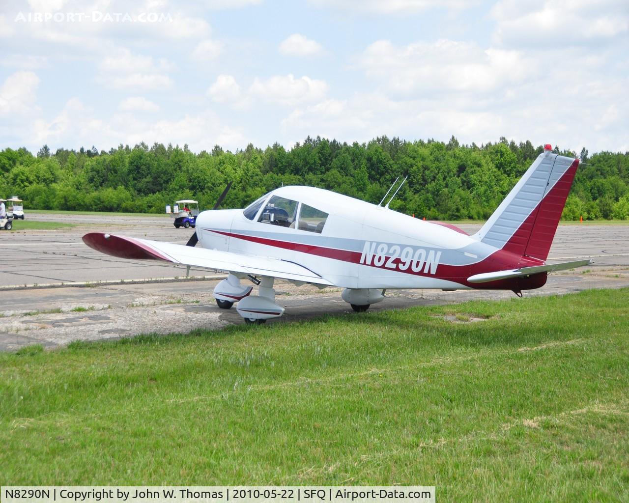 N8290N, 1969 Piper PA-28-140 Cherokee C/N 28-25508, Virginia Regional Fly-In at Suffolk