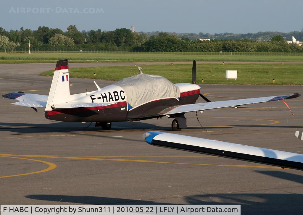 F-HABC, 1997 Mooney M20K C/N 27-0233, Parked at the General Aviation...