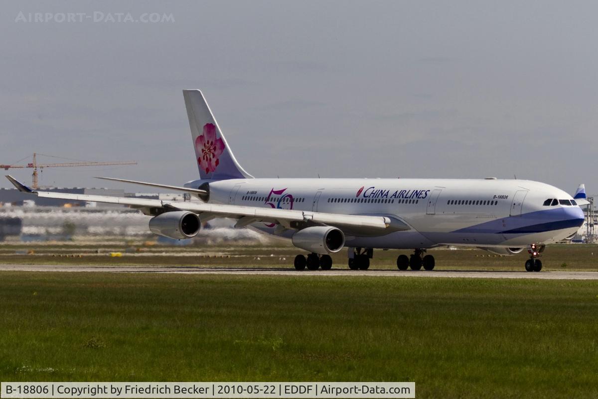 B-18806, 2001 Airbus A340-313 C/N 433, departing via RW18W