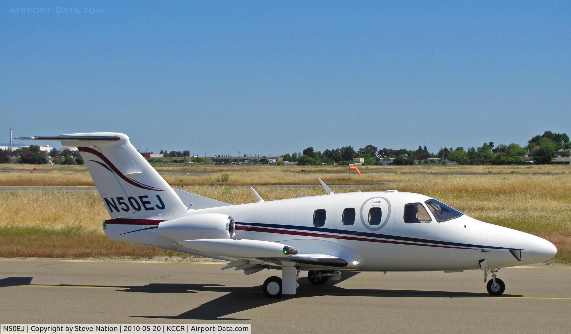 N50EJ, 2007 Eclipse Aviation Corp EA500 C/N 000087, 2003 Cessna 560XL taxying to RWY 32R for flight to Fall River Mills, CA (KO89)