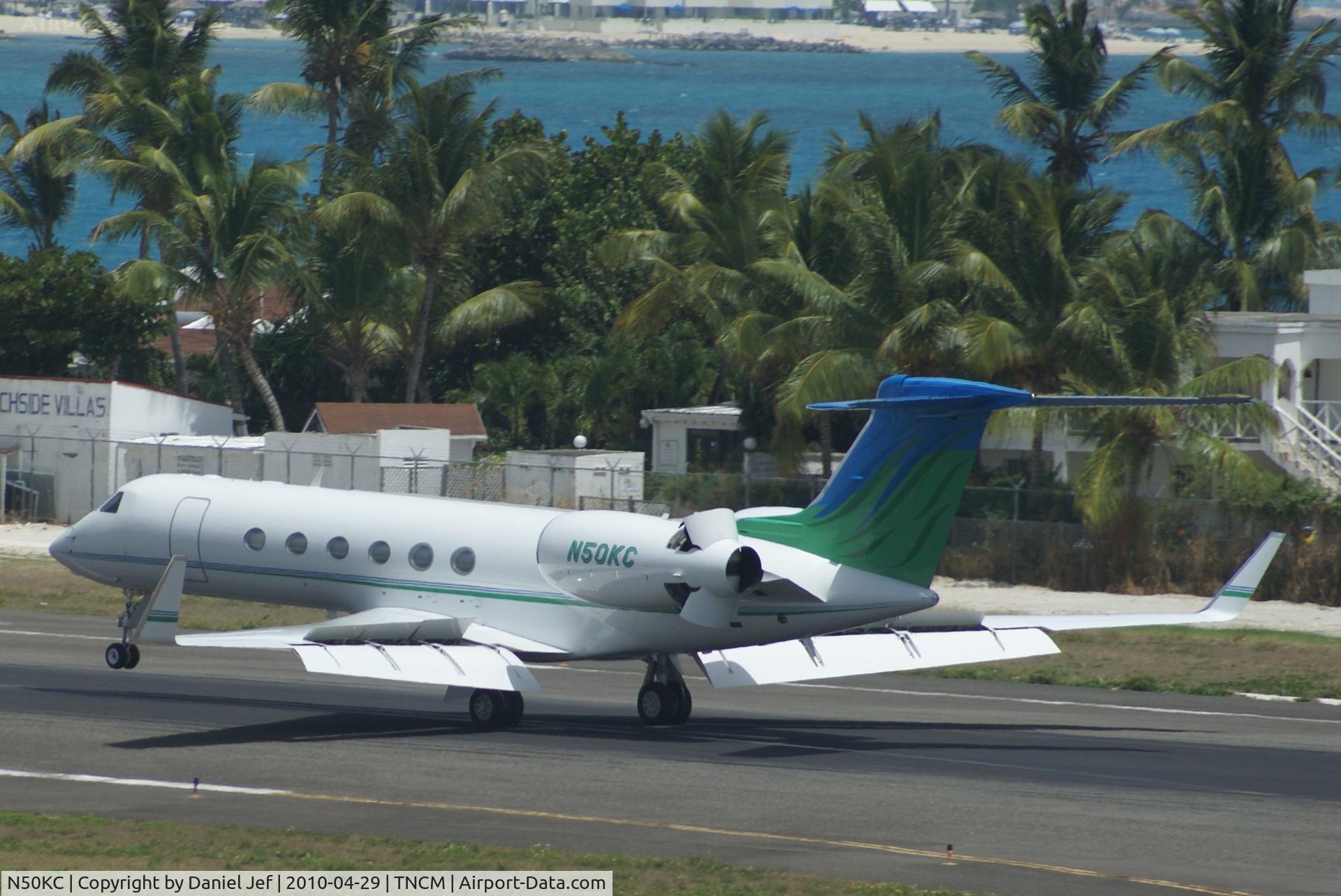 N50KC, 2001 Gulfstream Aerospace G-V C/N 659, N50KC Landing at TNCM