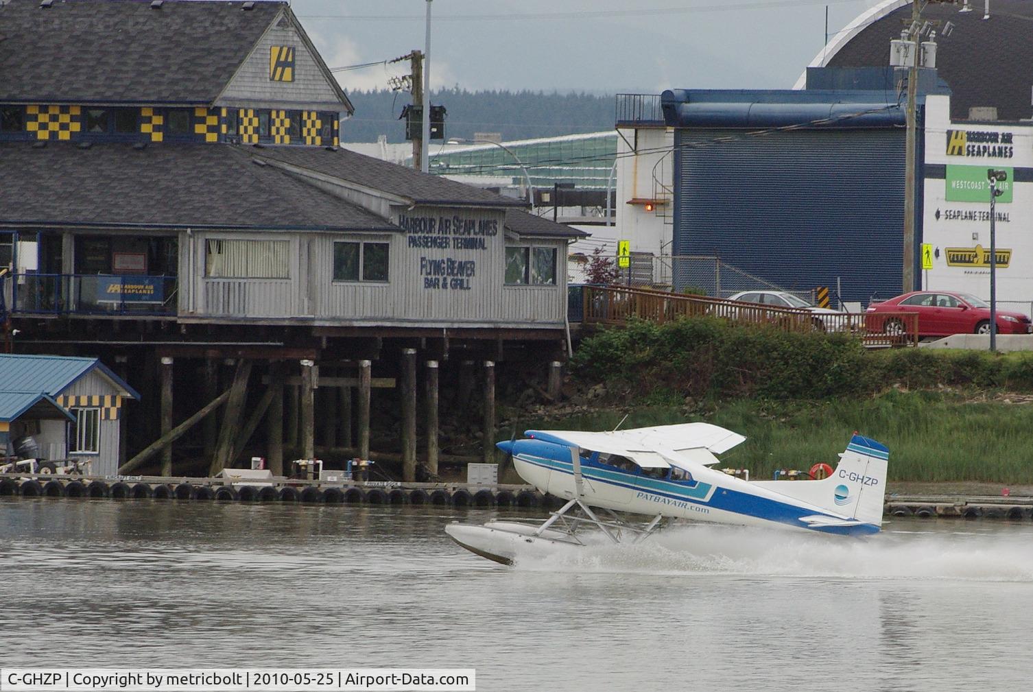 C-GHZP, 1976 Cessna A185F Skywagon 185 C/N 18502878, take-off from Fraser River