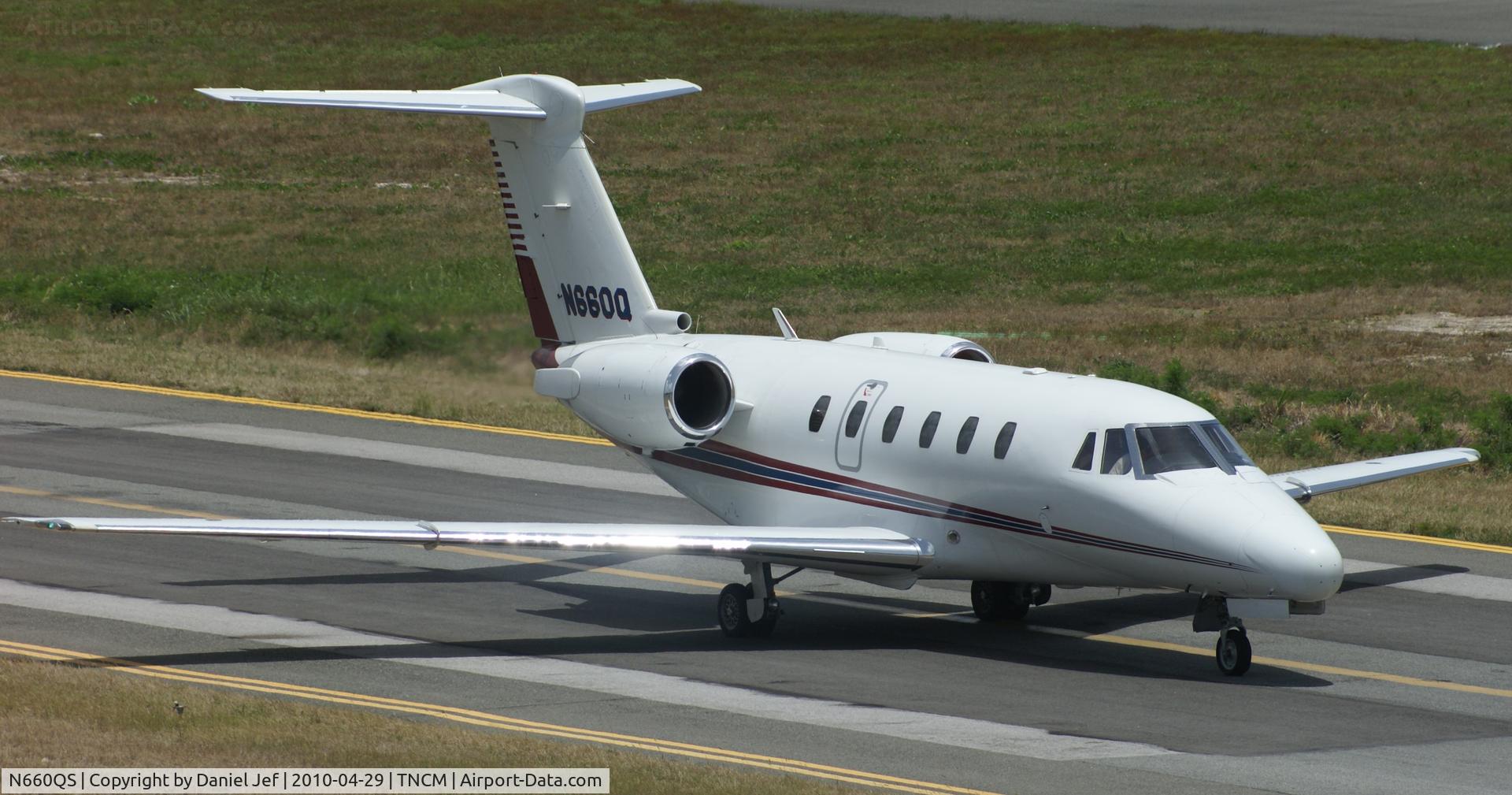 N660QS, 2006 Cessna 560XLS Citation Excel C/N 560-5647, N660Q at the holding point Alpha for take off