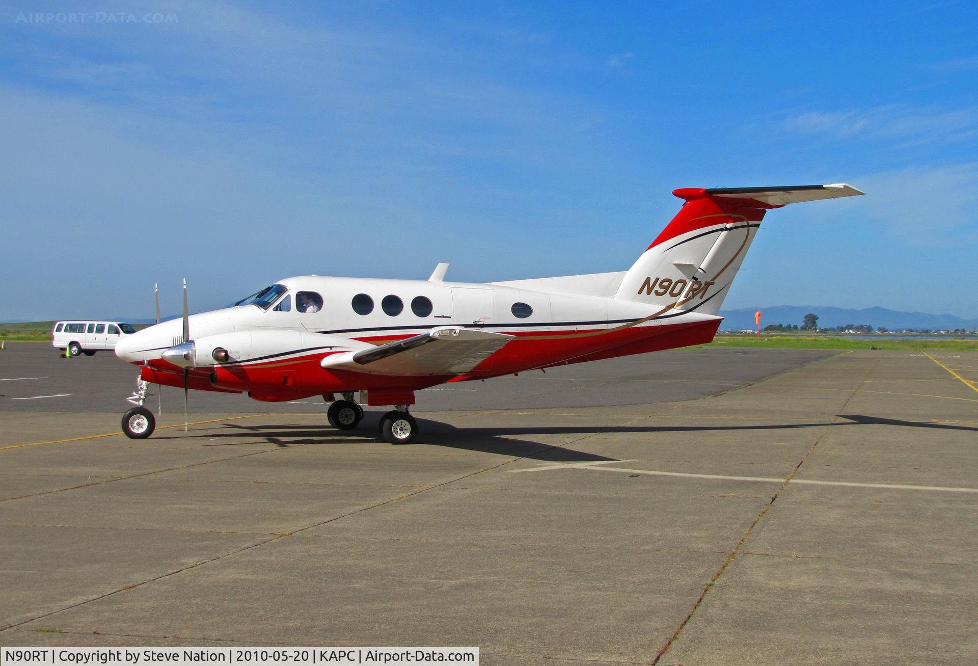 N90RT, 1981 Beech F90 King Air C/N LA-146, Beautiful (looks like new!) 1981 Beech F90 King Air arriving at KAPC from Columbia, CA (KO88) on 15 minute turn around to KSNA