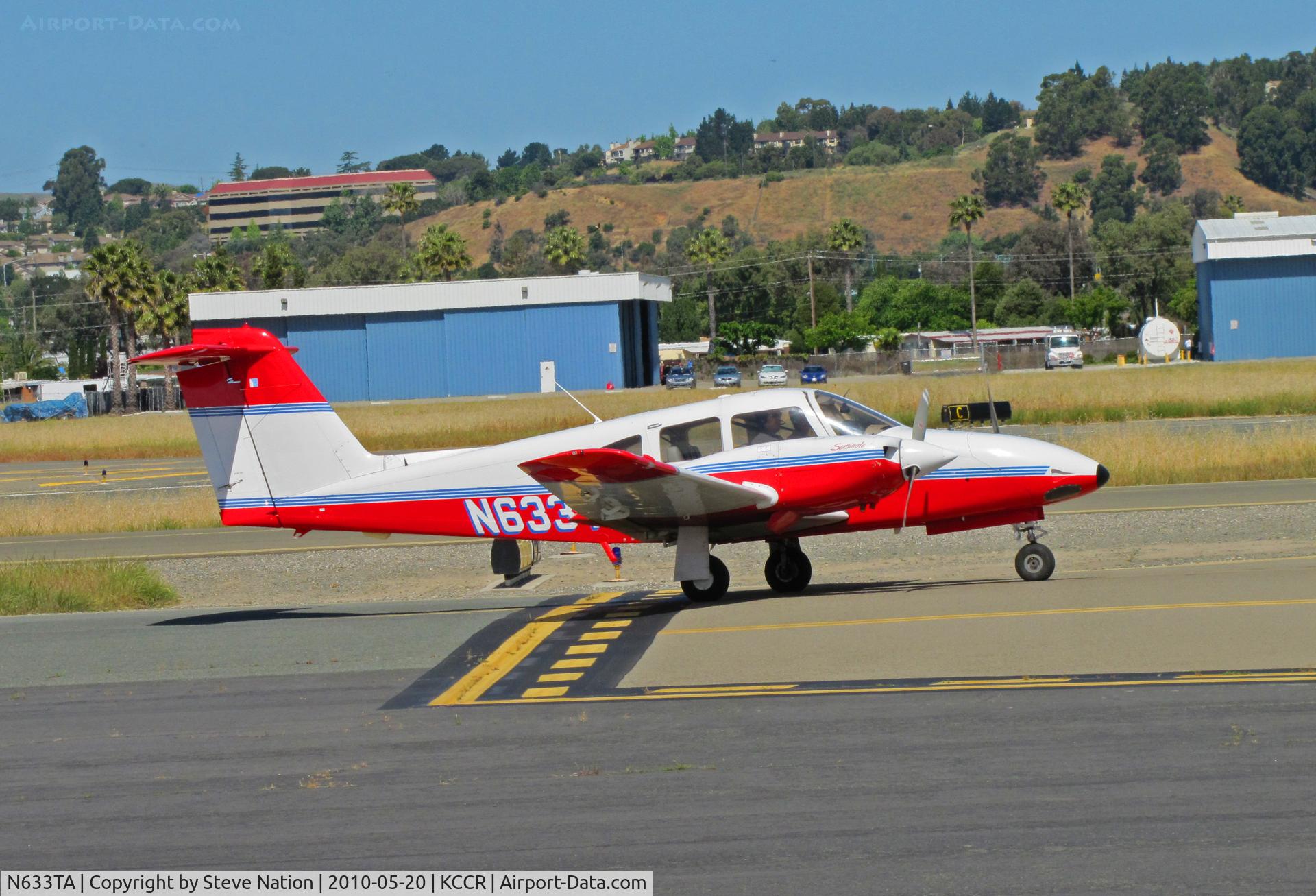 N633TA, 2001 Piper PA-44-180 Seminole C/N 4496052, 2001 Piper PA-44-180 taxying out for training flight