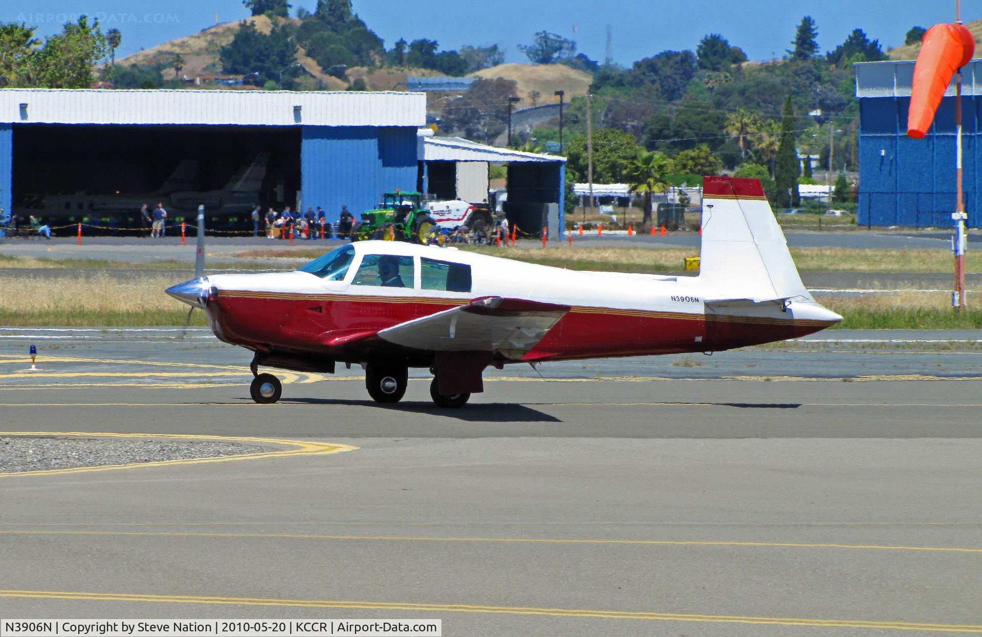 N3906N, 1968 Mooney M20C Ranger C/N 680003, 1968 Mooney M20C taxying in from Lincoln, CA (KLHM)