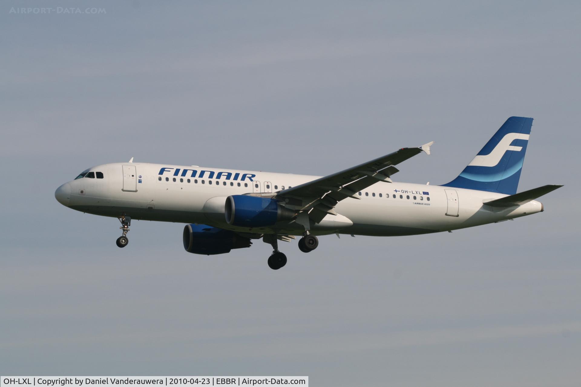 OH-LXL, 2003 Airbus A320-214 C/N 2146, Arrival of flight AY811 to RWY 25L