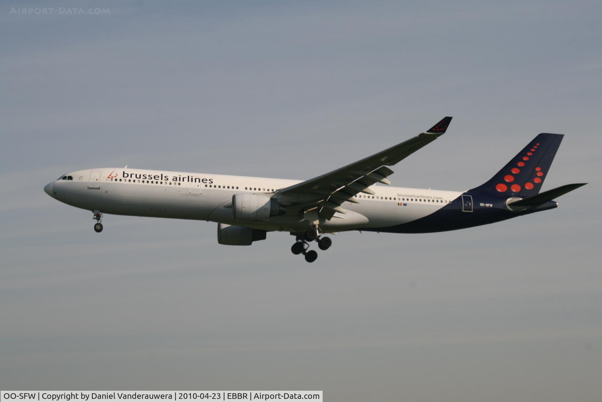 OO-SFW, 1994 Airbus A330-322 C/N 82, Arrival of flight SN465 to RWY 25L