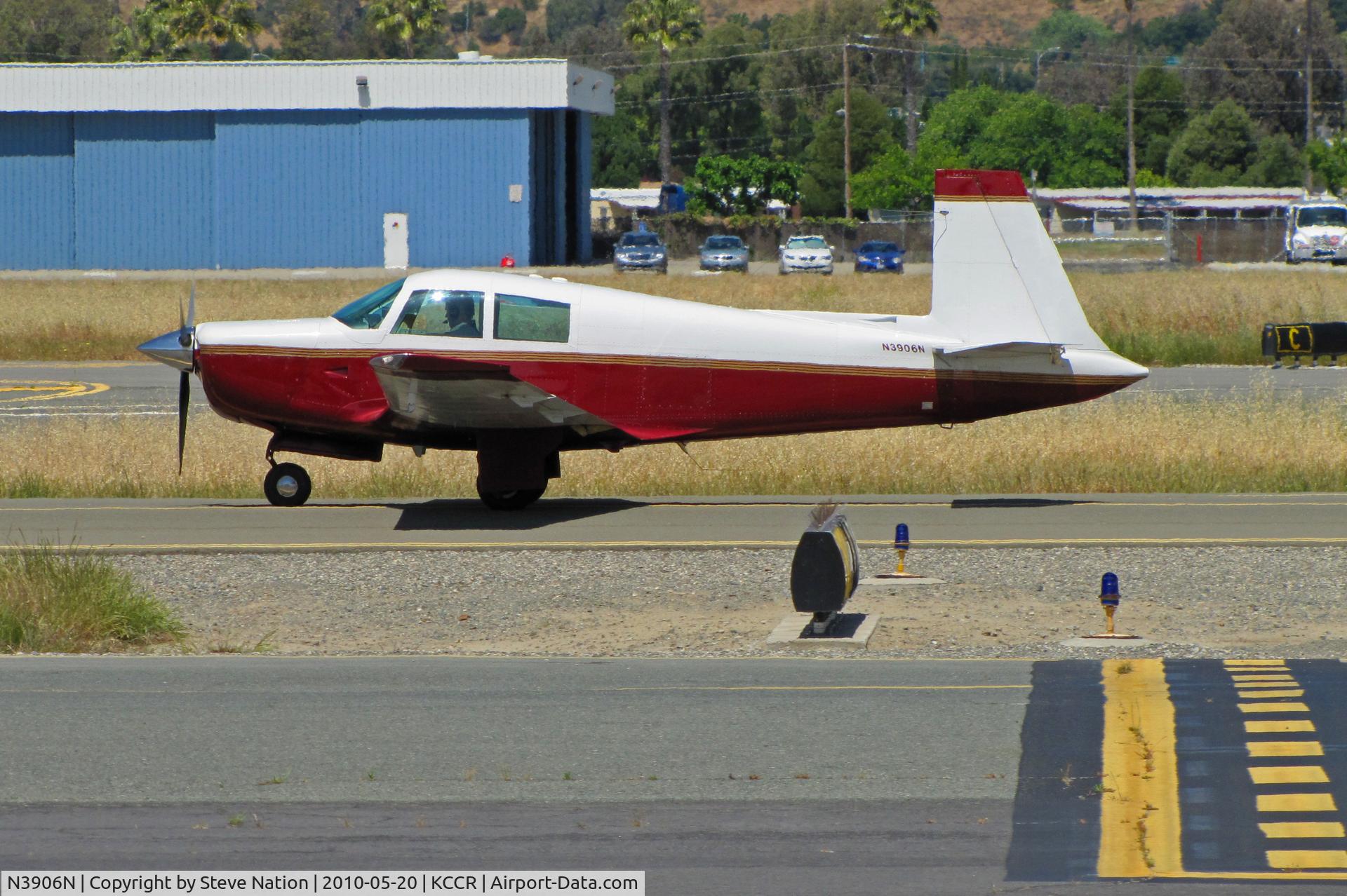N3906N, 1968 Mooney M20C Ranger C/N 680003, Taxying in on arrival to KCCR