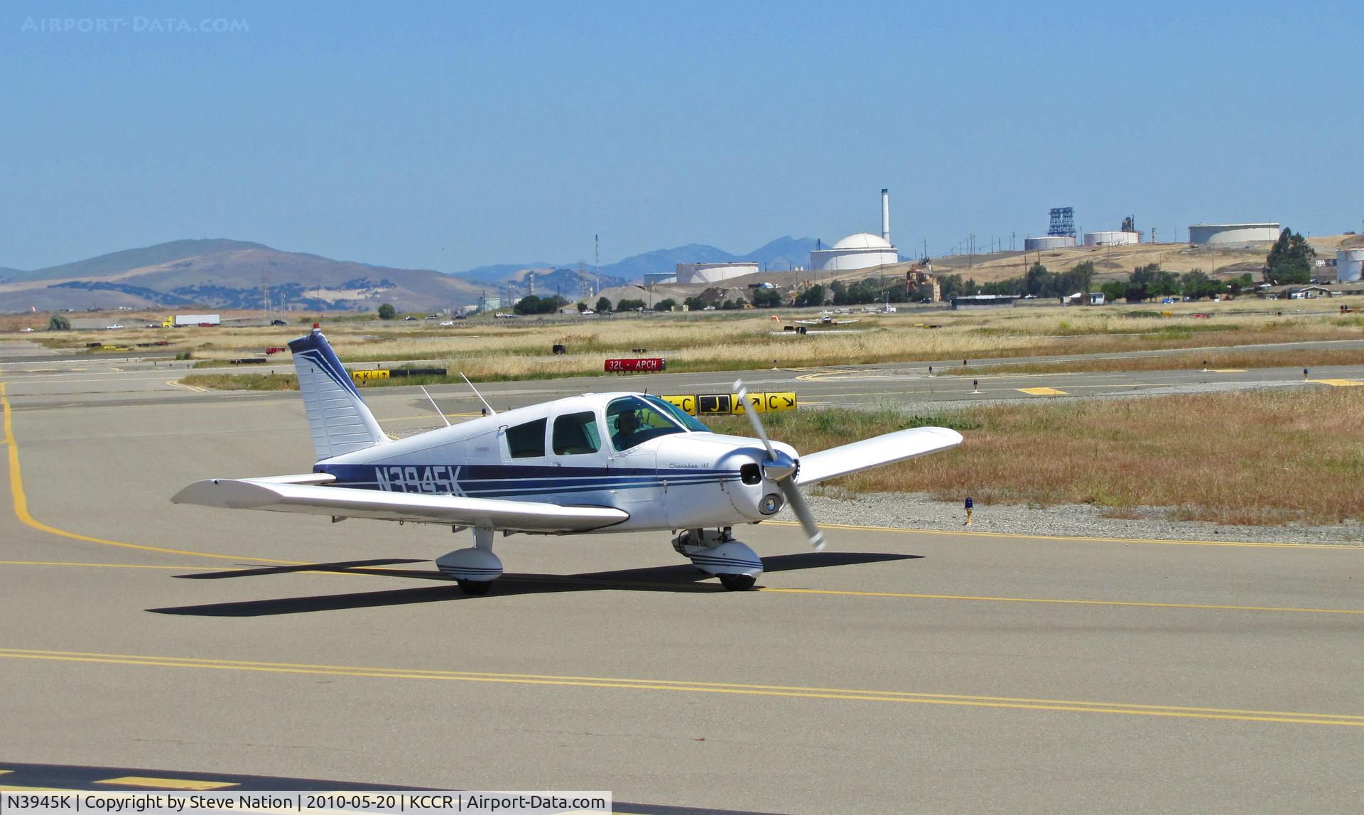 N3945K, 1967 Piper PA-28-140 C/N 28-23821, 1967 Piper PA-28-140 taxying to RWY 32R @ KCCR