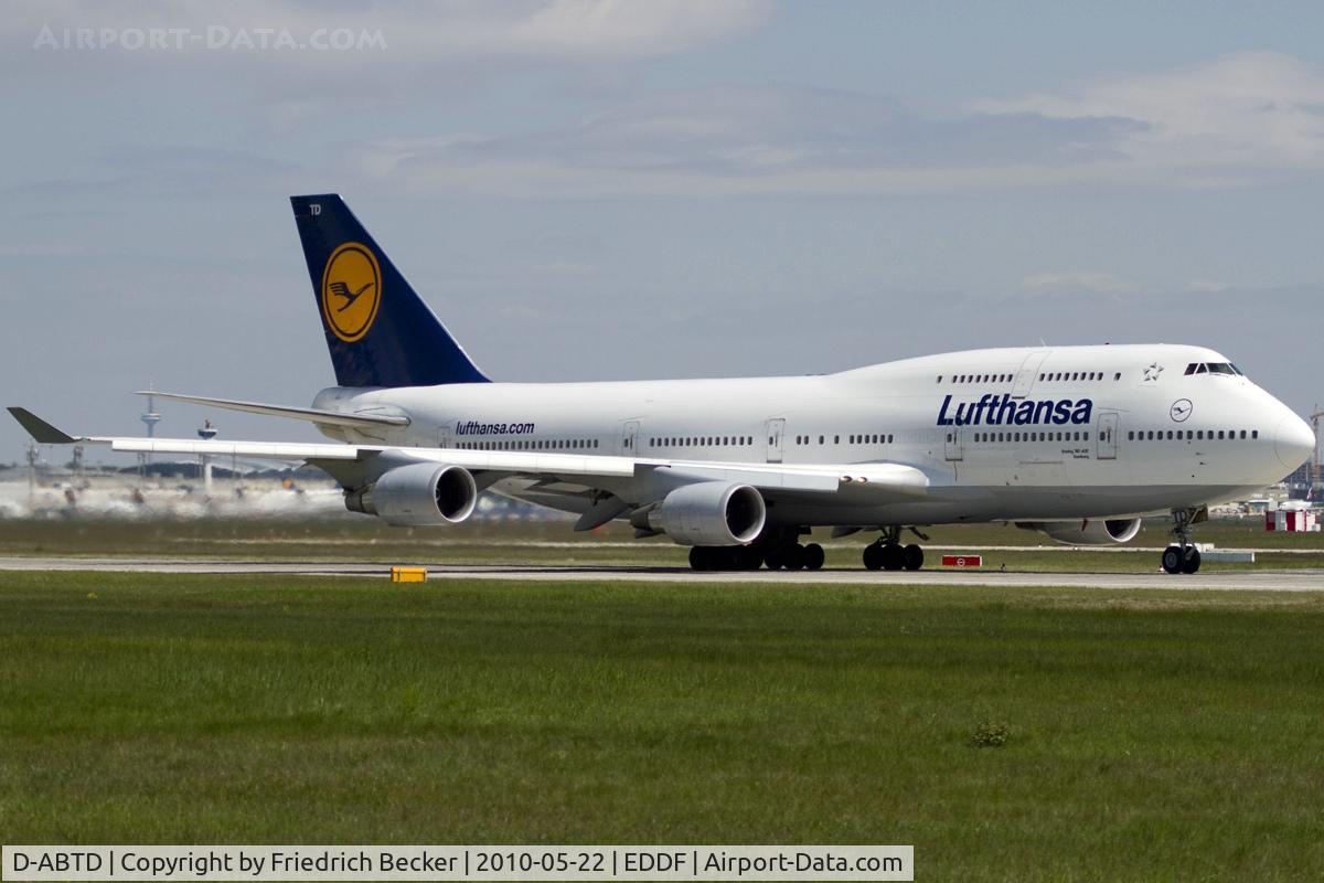 D-ABTD, 1990 Boeing 747-430M C/N 24715, departing via RW18W
