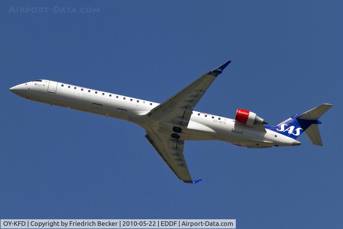 OY-KFD, 2009 Bombardier CRJ-900 (CL-600-2D24) C/N 15221, departing via RW25L