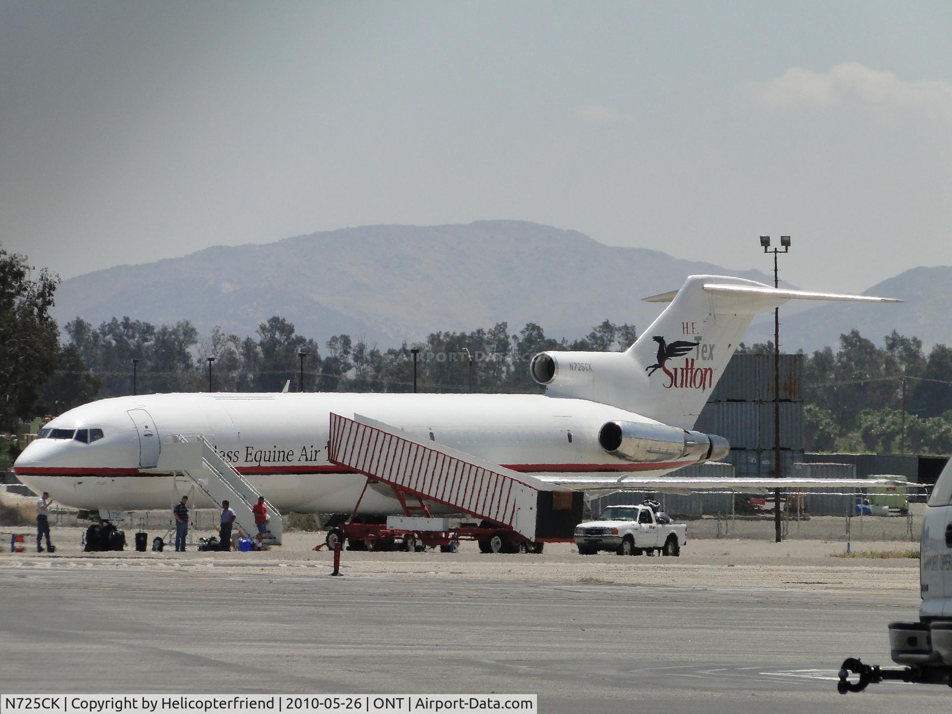 N725CK, 1980 Boeing 727-224 C/N 22252, 4 truck loads of horses unloaded, waiting to depart