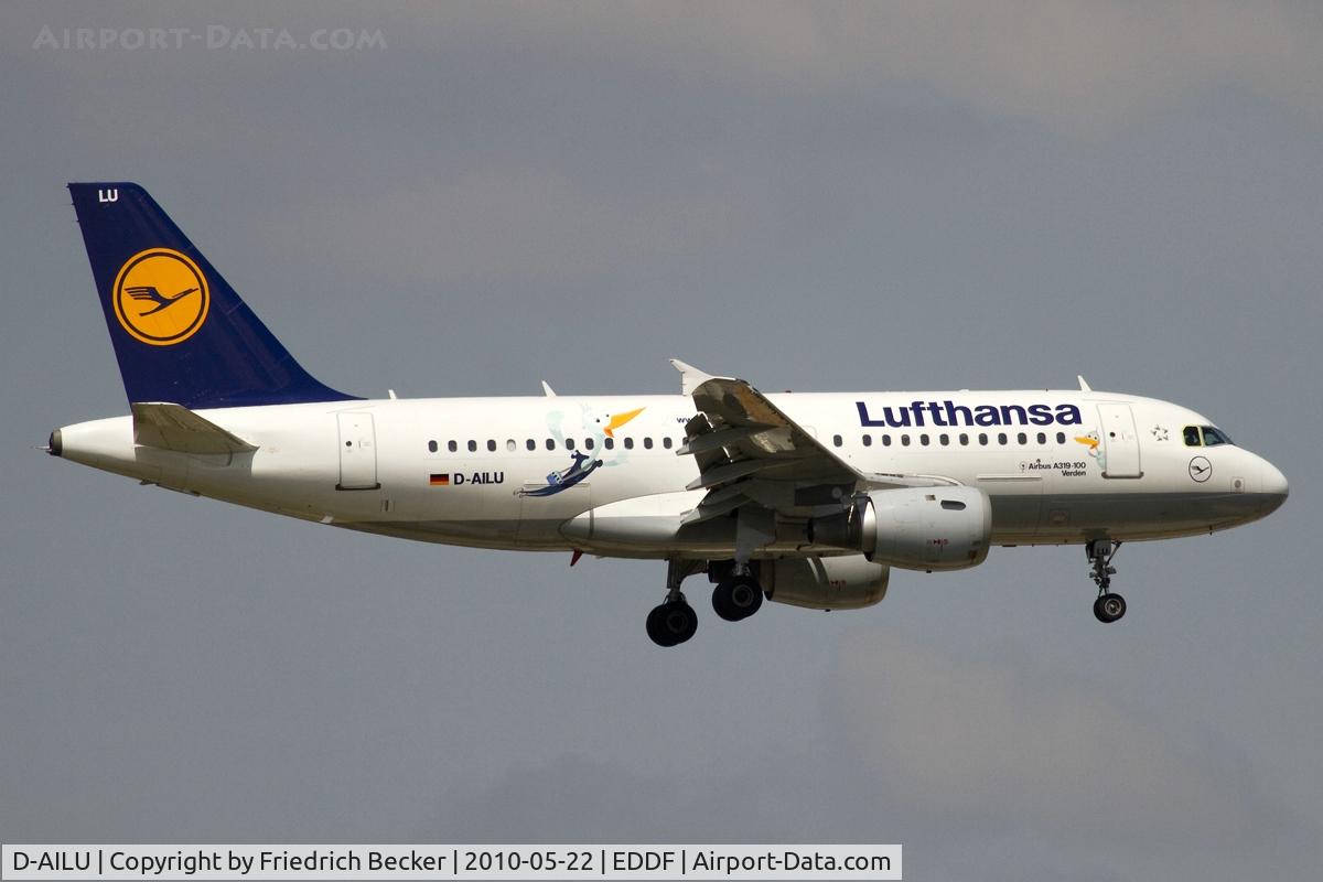 D-AILU, 1997 Airbus A319-114 C/N 744, on final RW07R